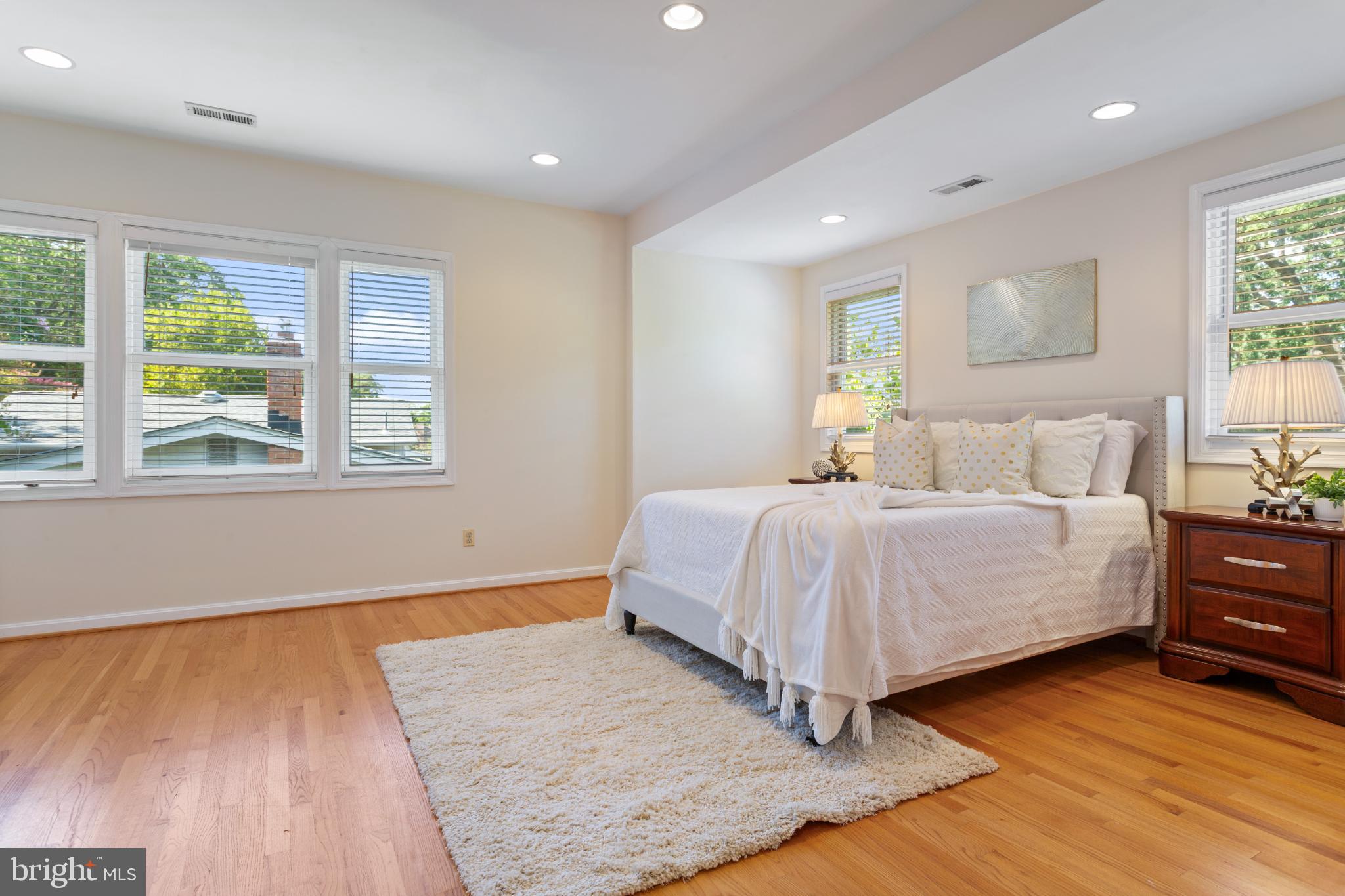 OAKWOOD KNOLLS - Residential