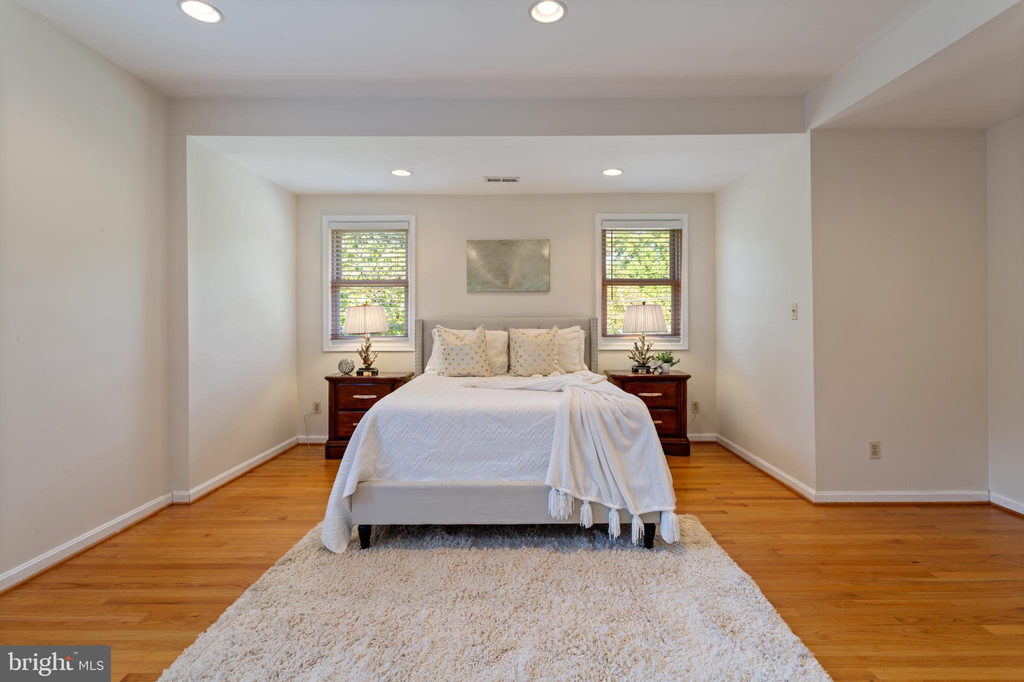 OAKWOOD KNOLLS - Residential