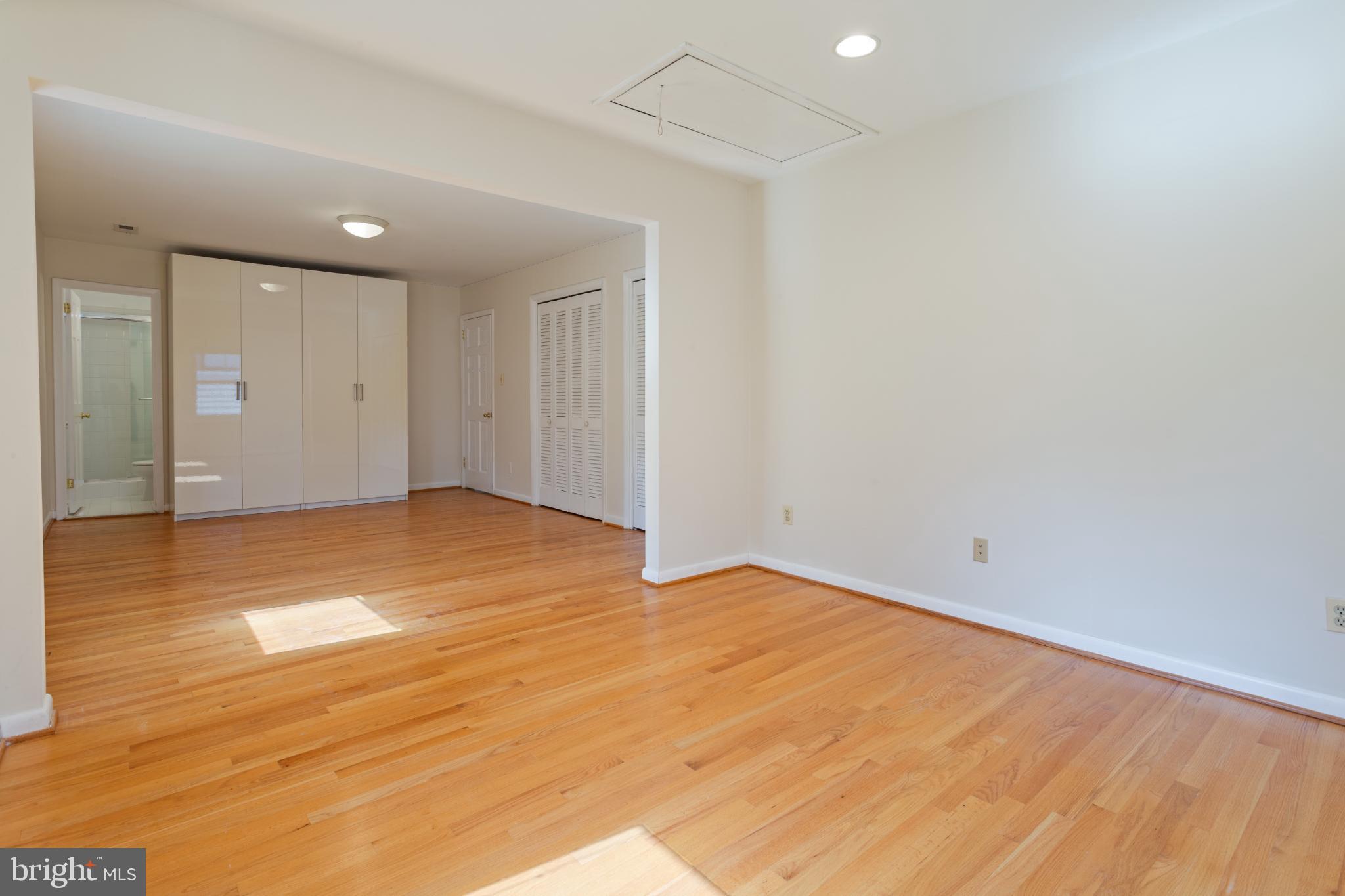 OAKWOOD KNOLLS - Residential