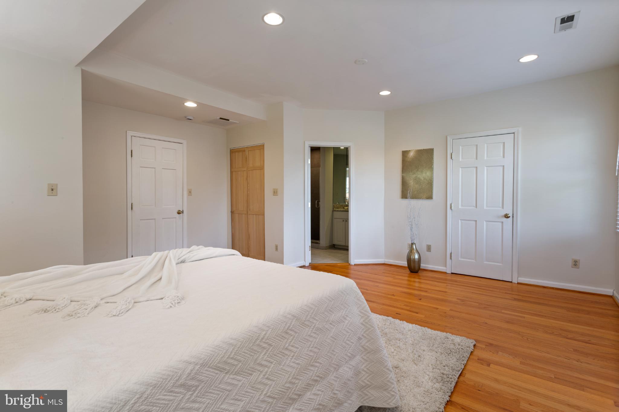 OAKWOOD KNOLLS - Residential