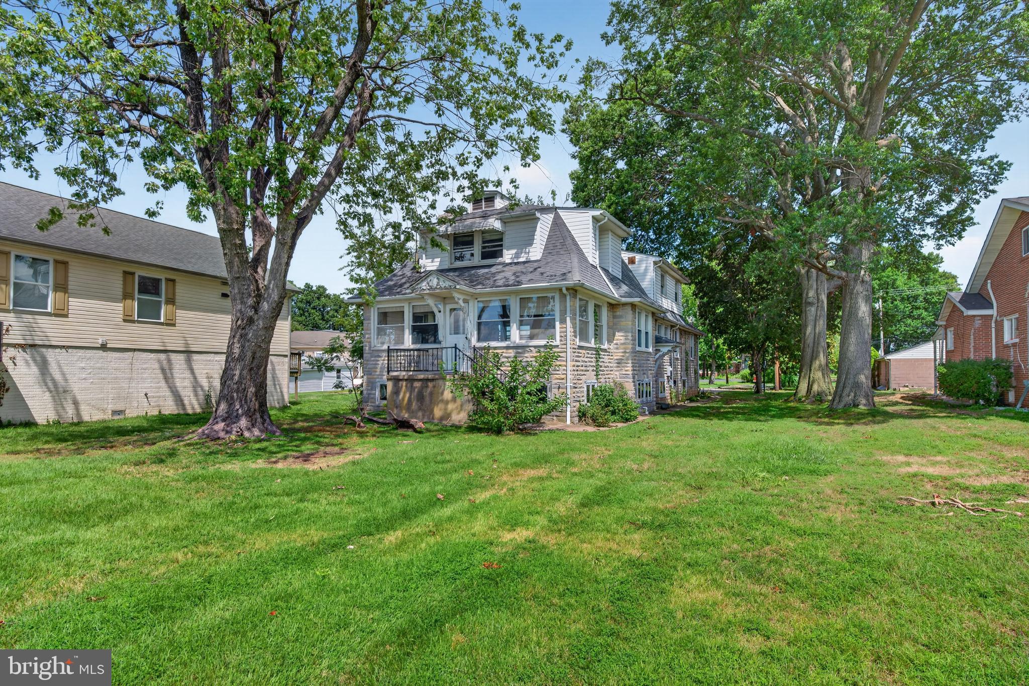 828 COLD SPRING ROAD