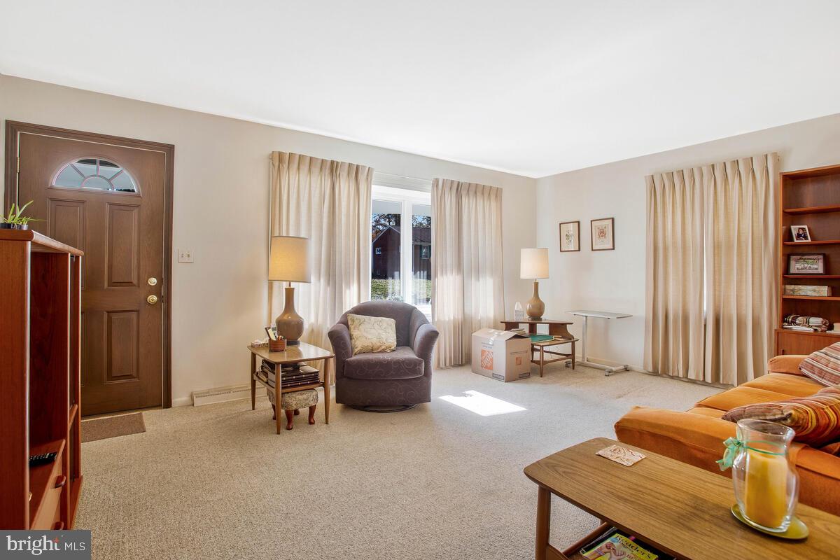 HILLMEADE MANOR - Residential