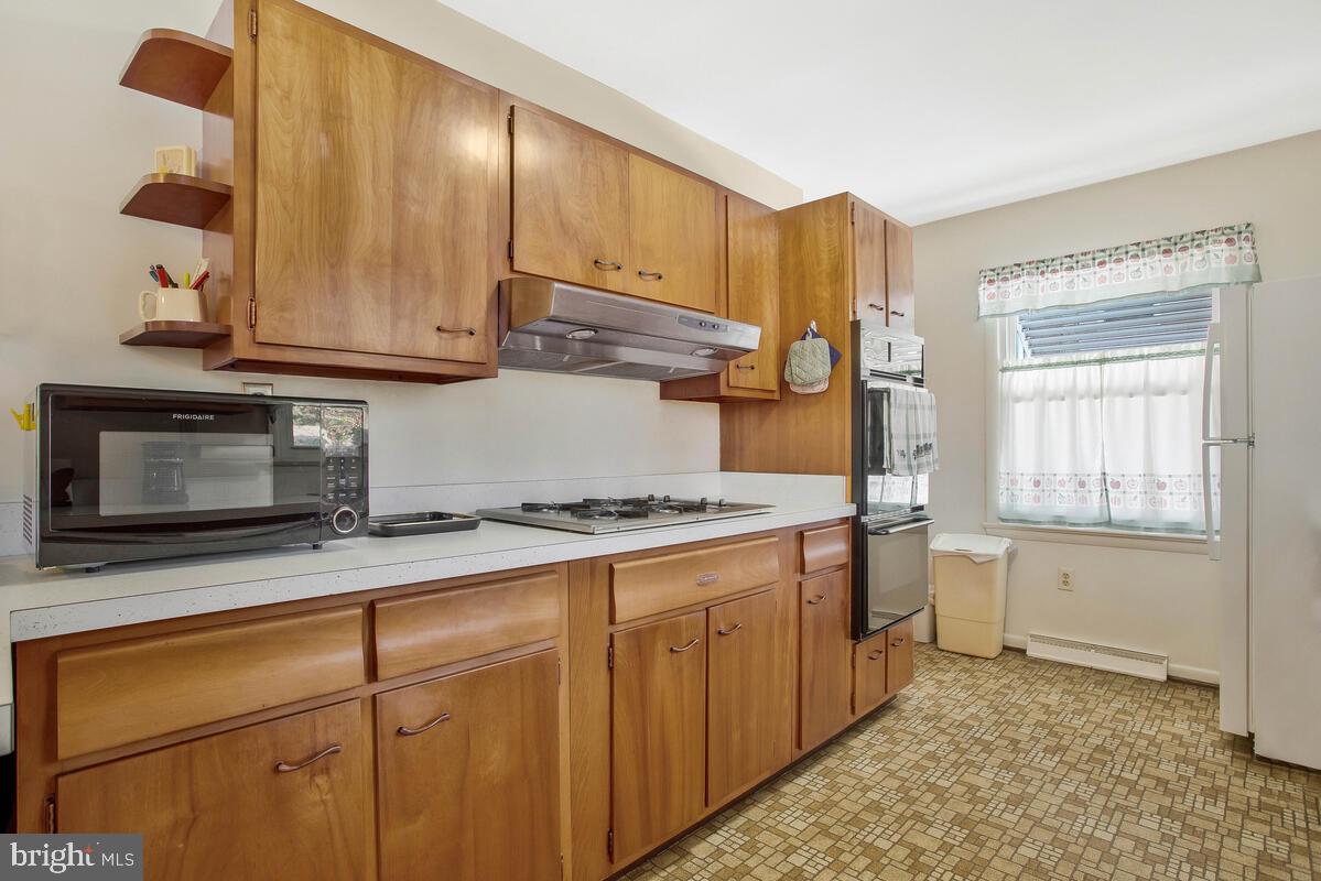 HILLMEADE MANOR - Residential