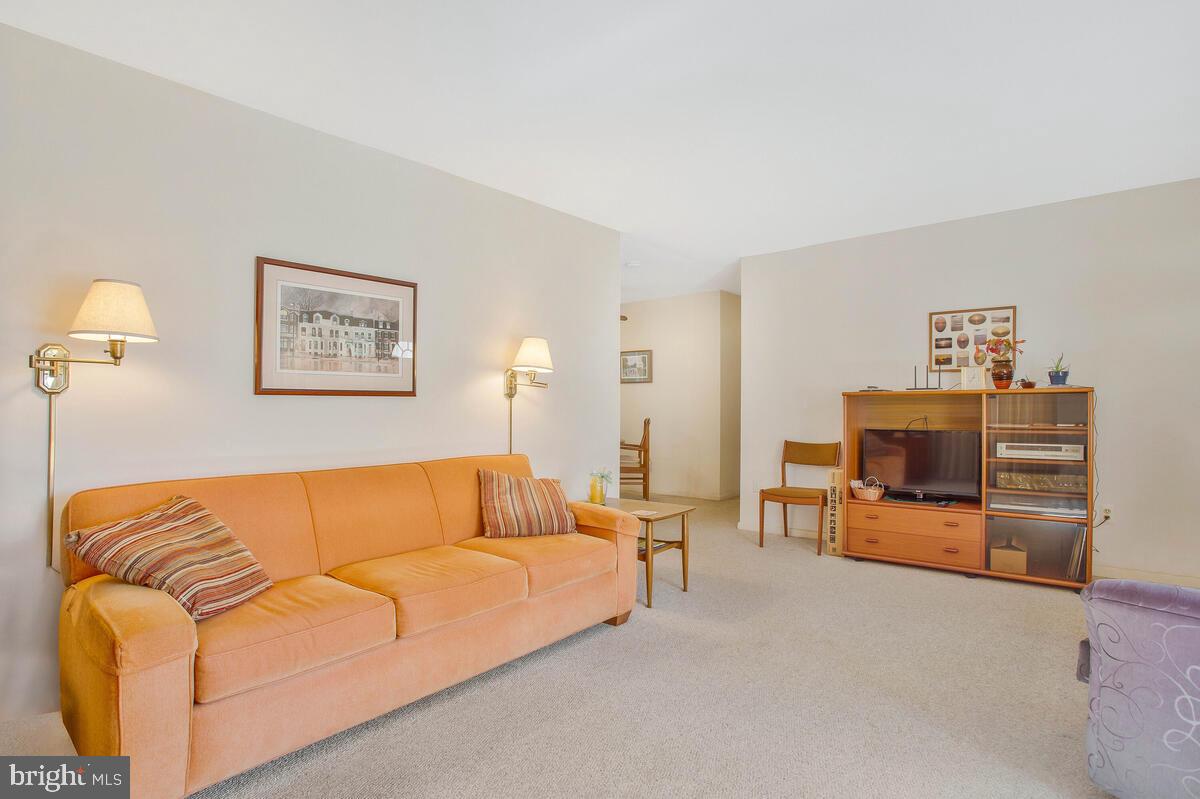 HILLMEADE MANOR - Residential