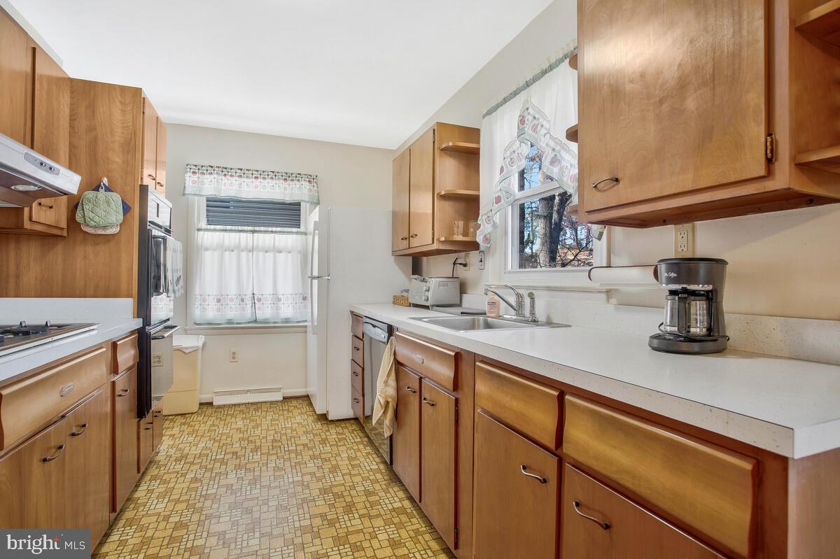 HILLMEADE MANOR - Residential