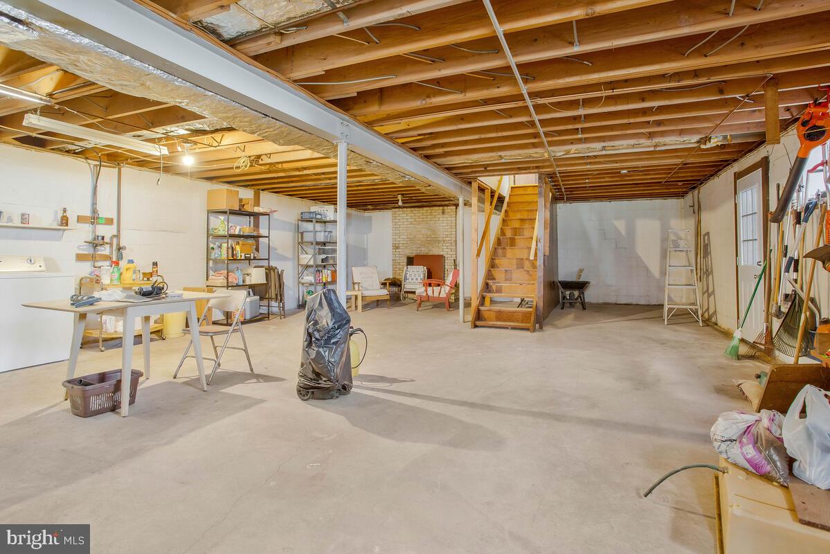 HILLMEADE MANOR - Residential