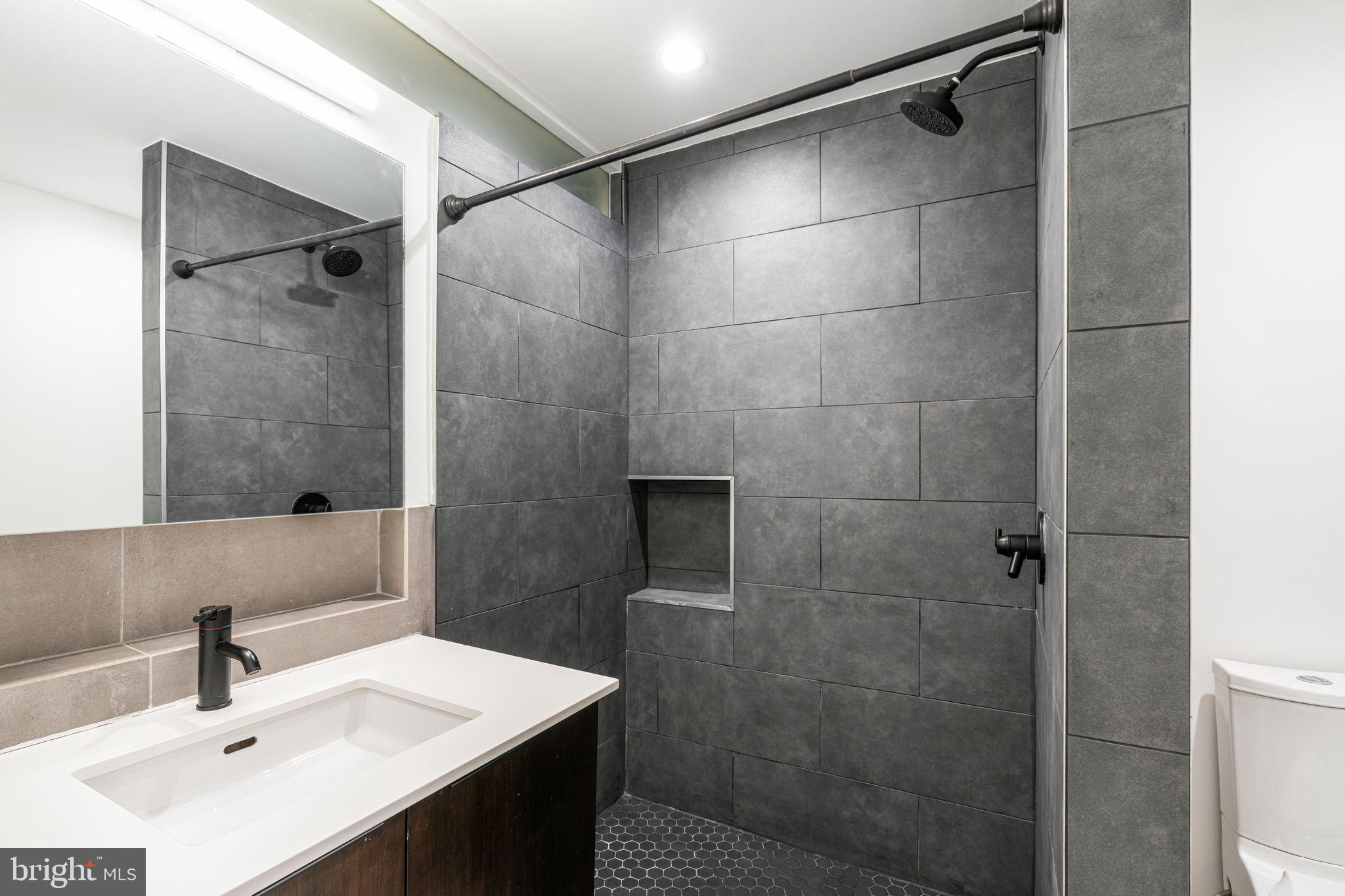 GRADUATE HOSPITAL - Residential Lease