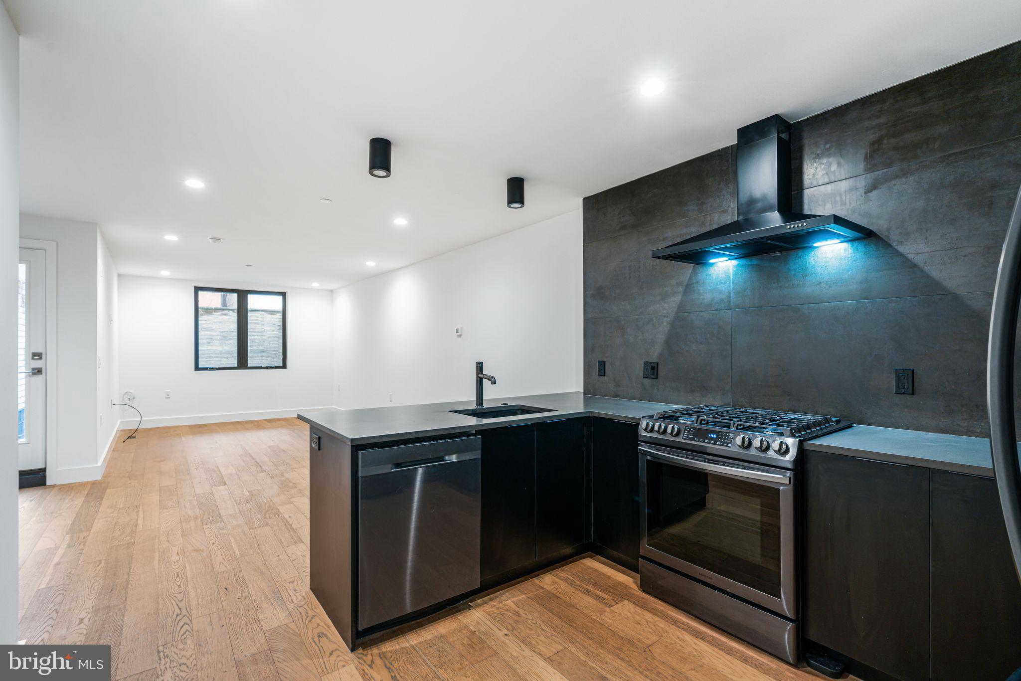 GRADUATE HOSPITAL - Residential Lease