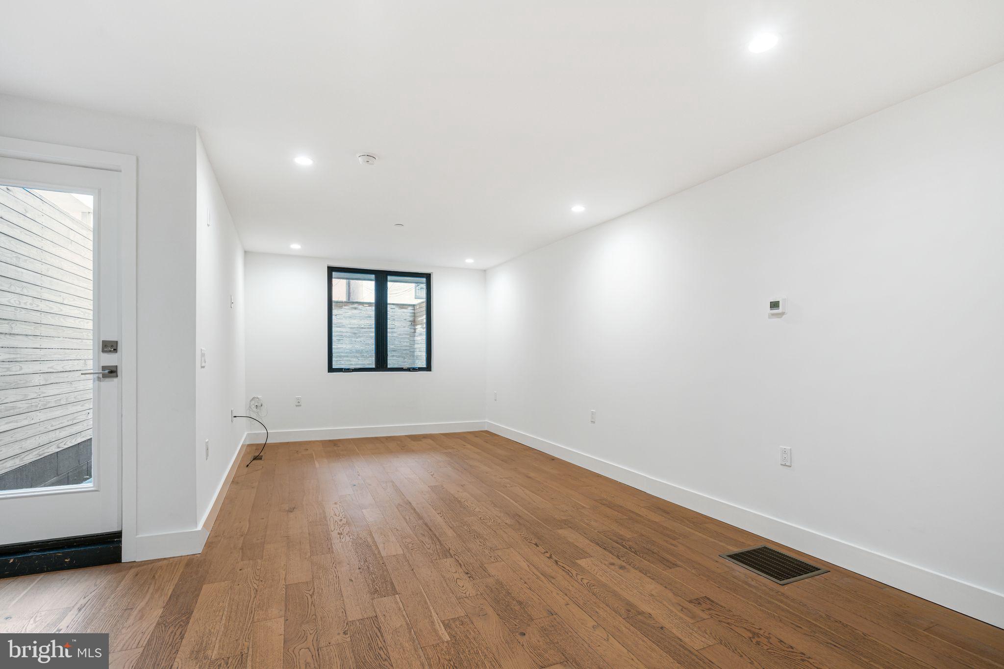 GRADUATE HOSPITAL - Residential Lease