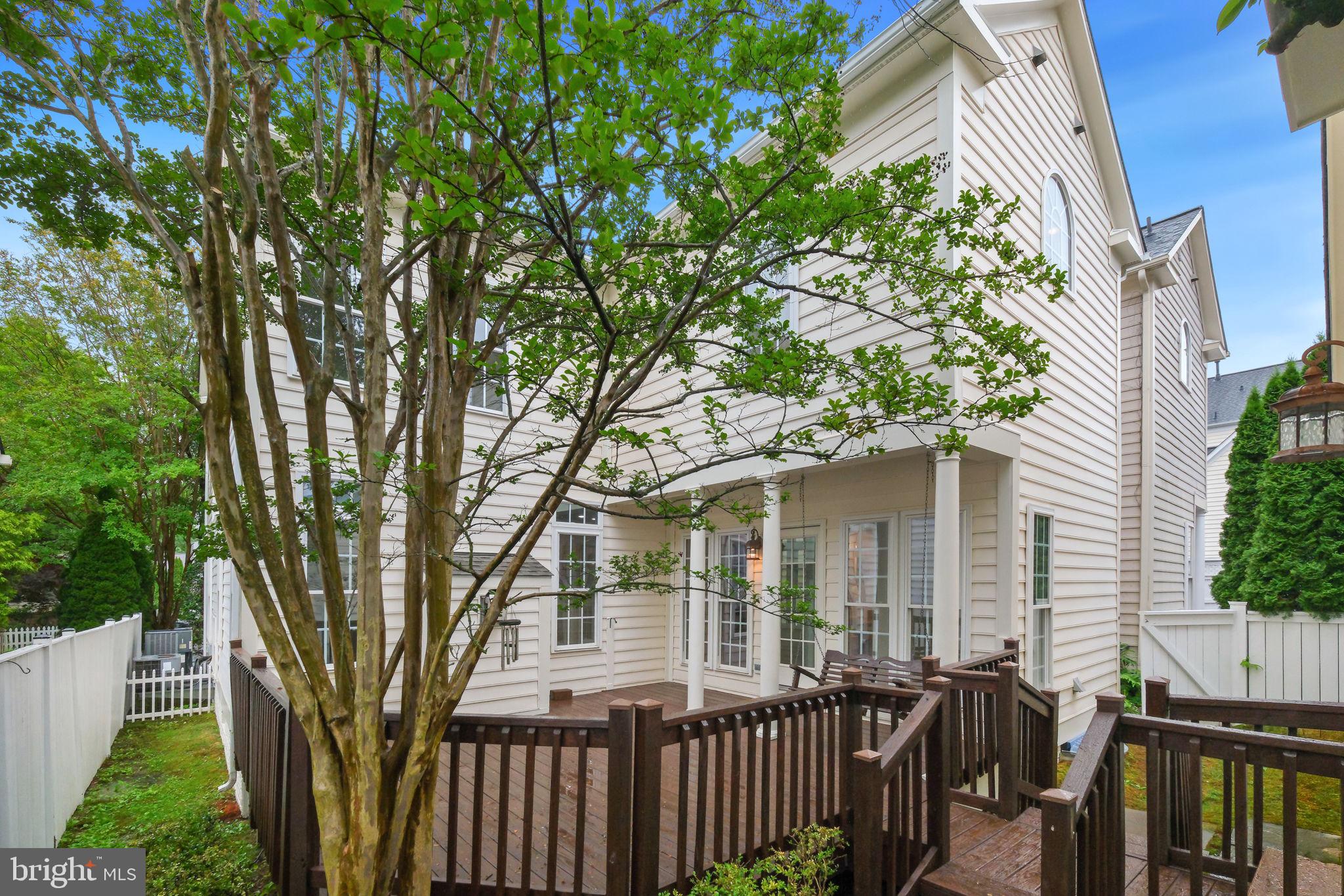 LAKELANDS - Residential