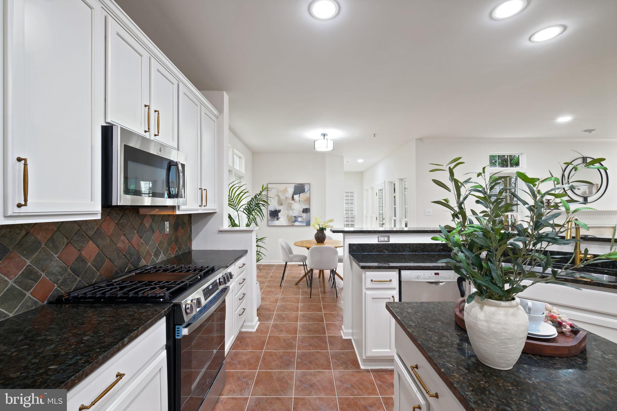 LAKELANDS - Residential