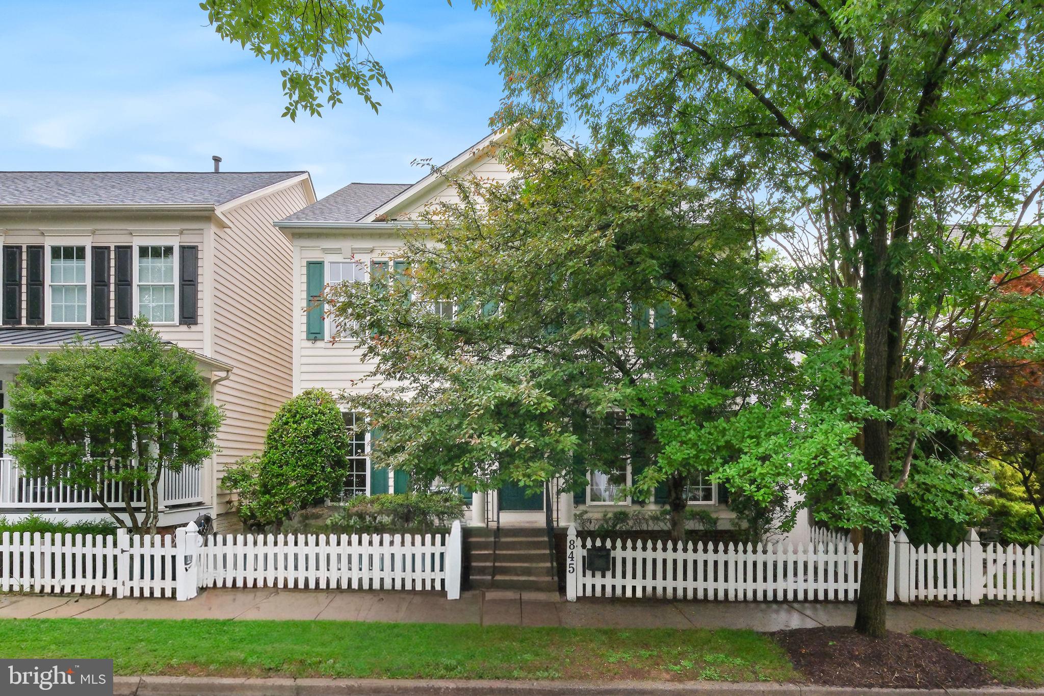 LAKELANDS - Residential