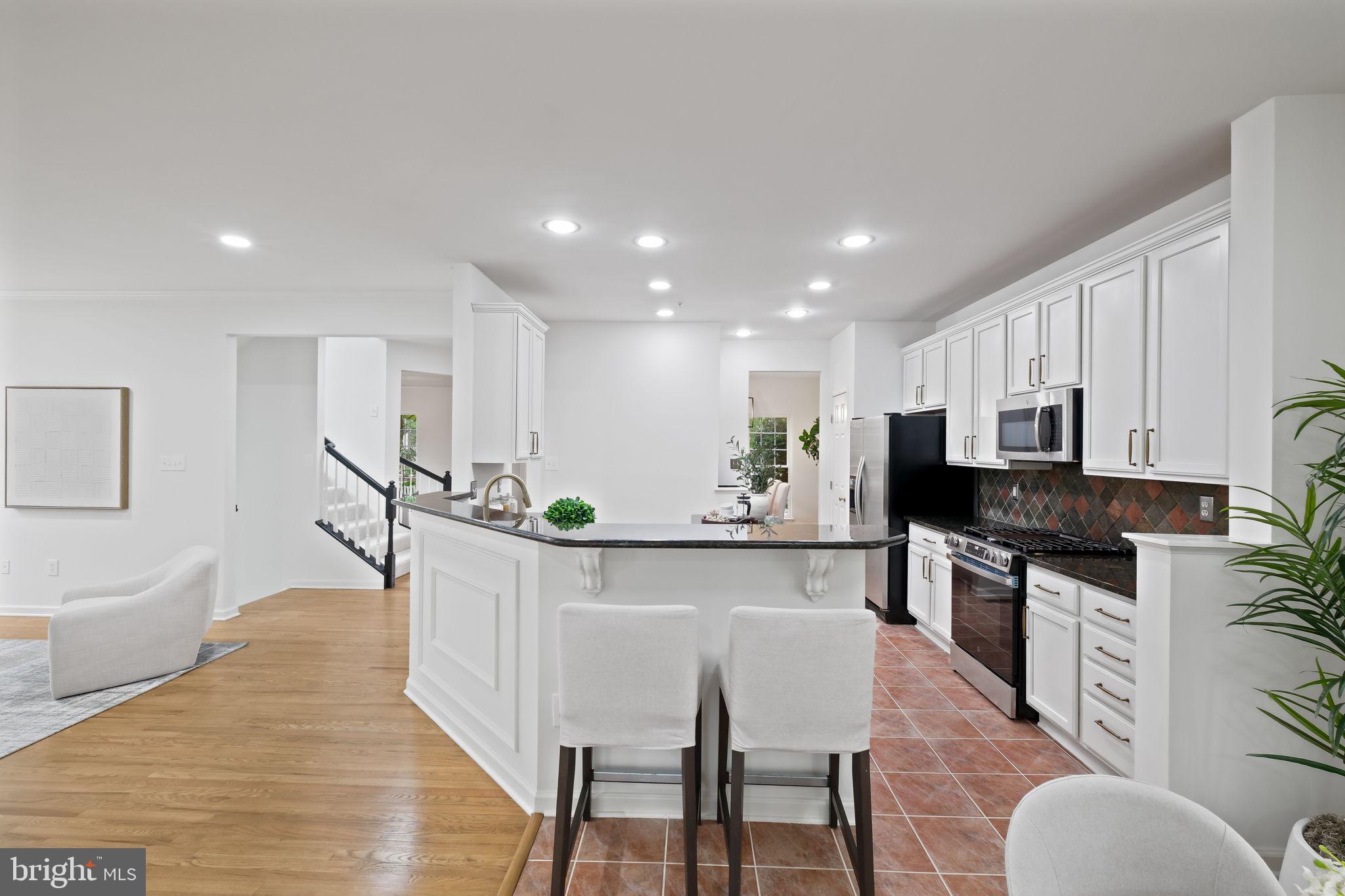 LAKELANDS - Residential