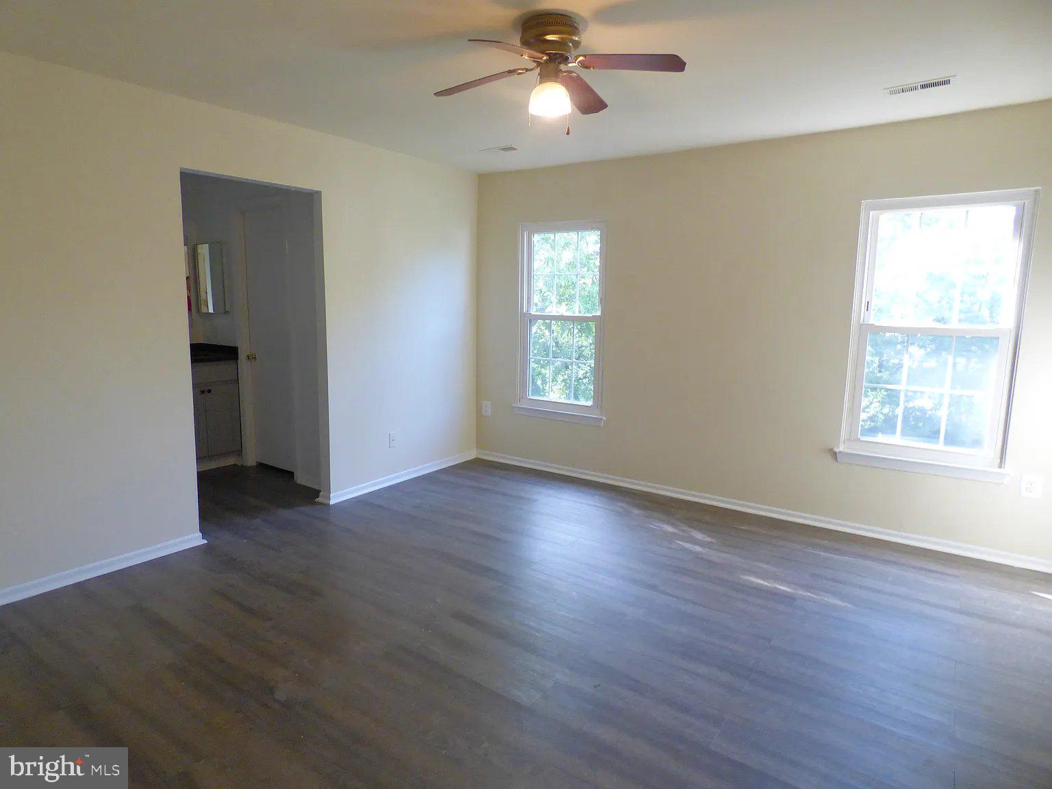 COLLEGE SQUARE - Residential Lease