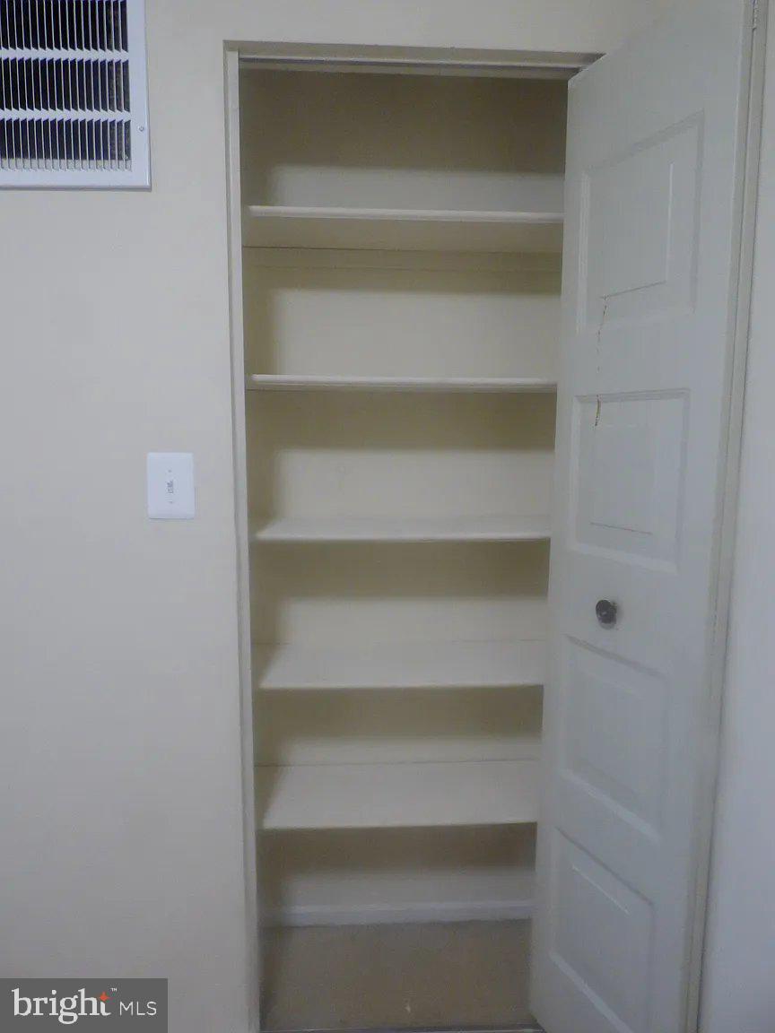 COLLEGE SQUARE - Residential Lease