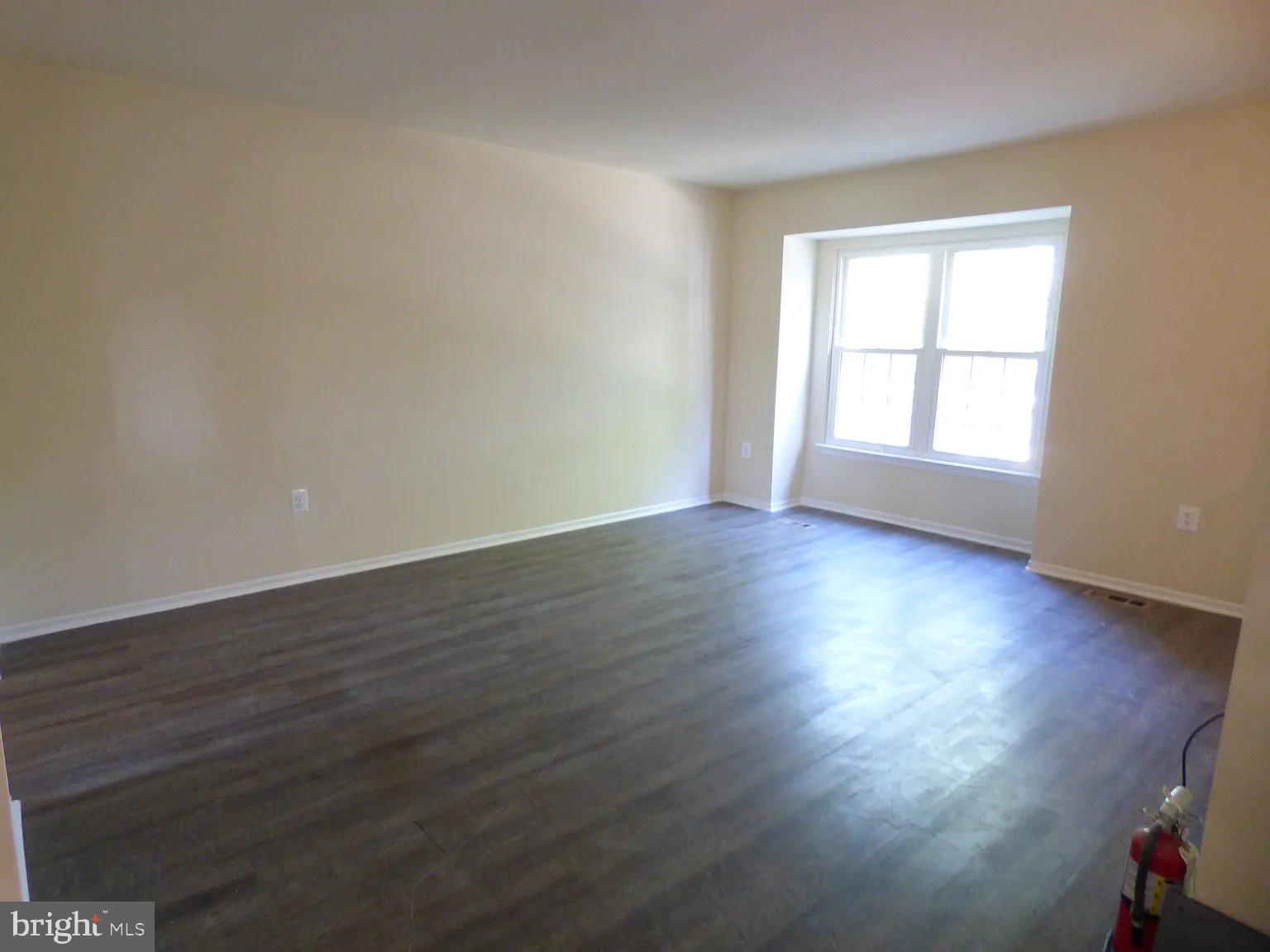 COLLEGE SQUARE - Residential Lease