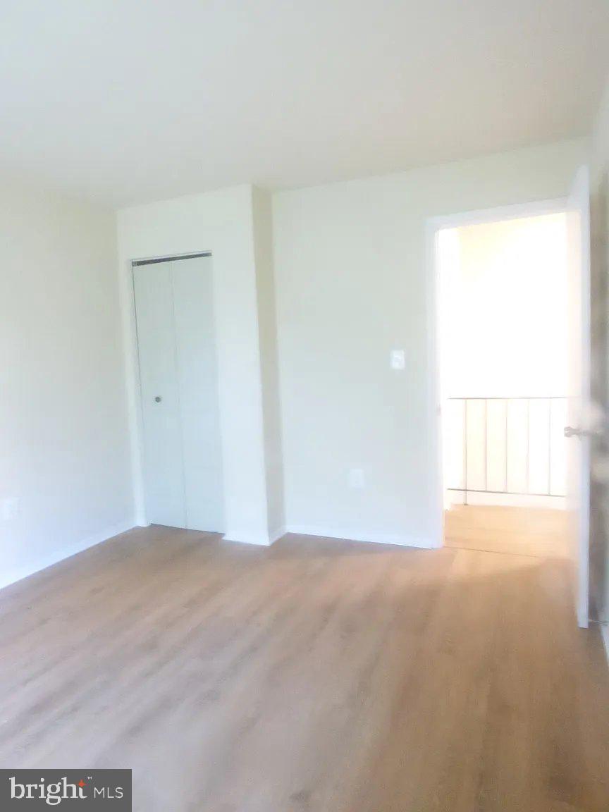 COLLEGE SQUARE - Residential Lease