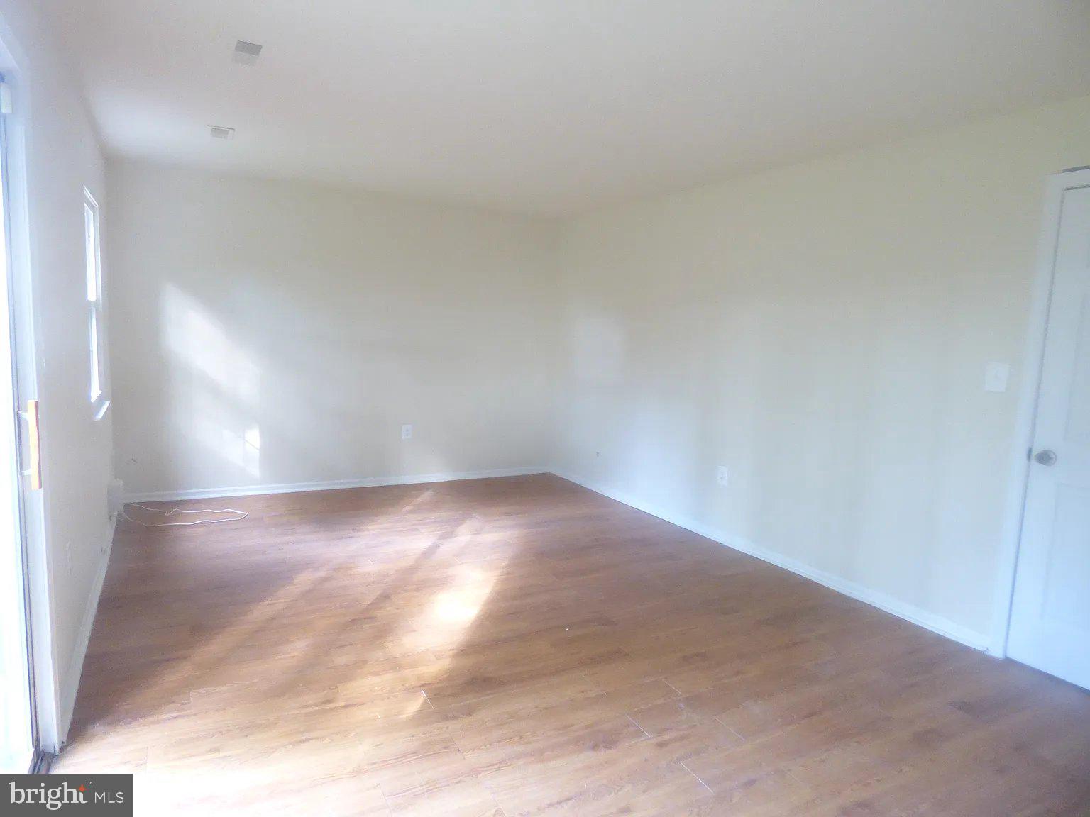 COLLEGE SQUARE - Residential Lease