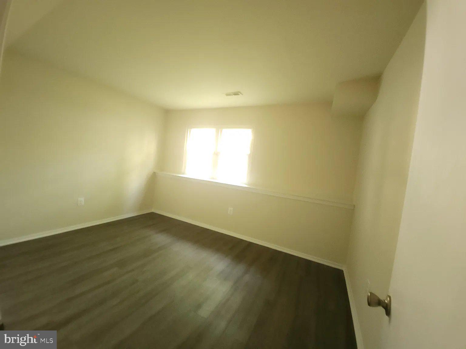 COLLEGE SQUARE - Residential Lease