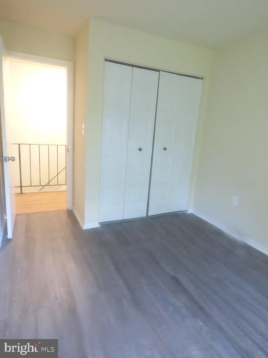 COLLEGE SQUARE - Residential Lease