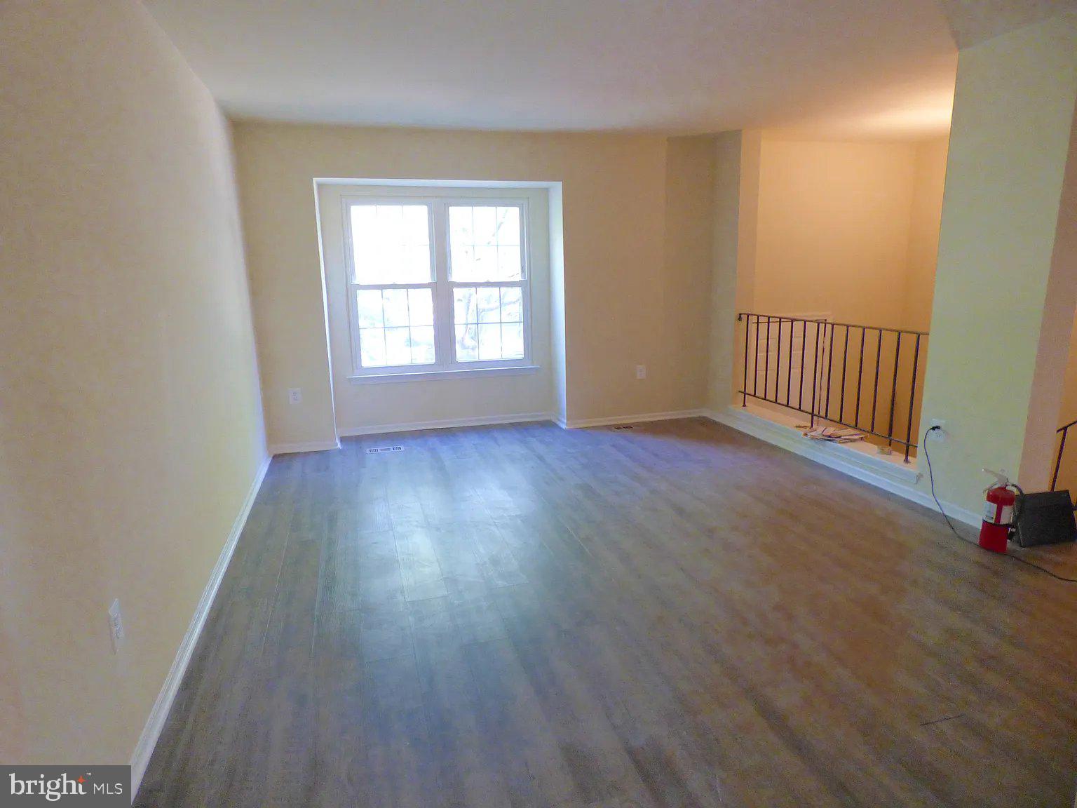 COLLEGE SQUARE - Residential Lease