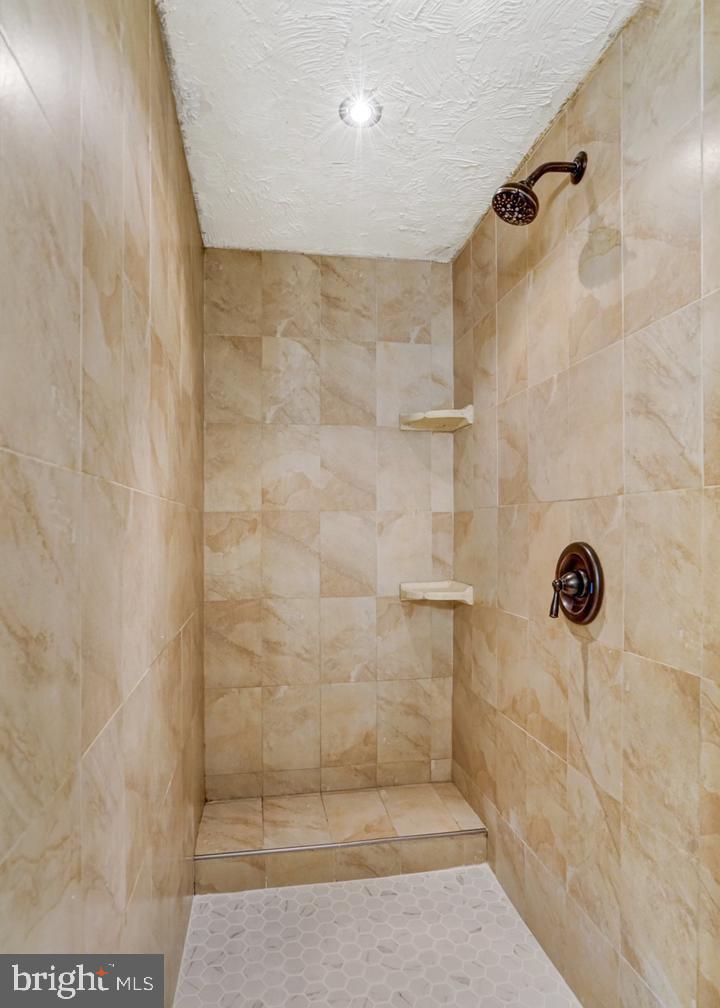 BARCROFT HILLS - Residential Lease