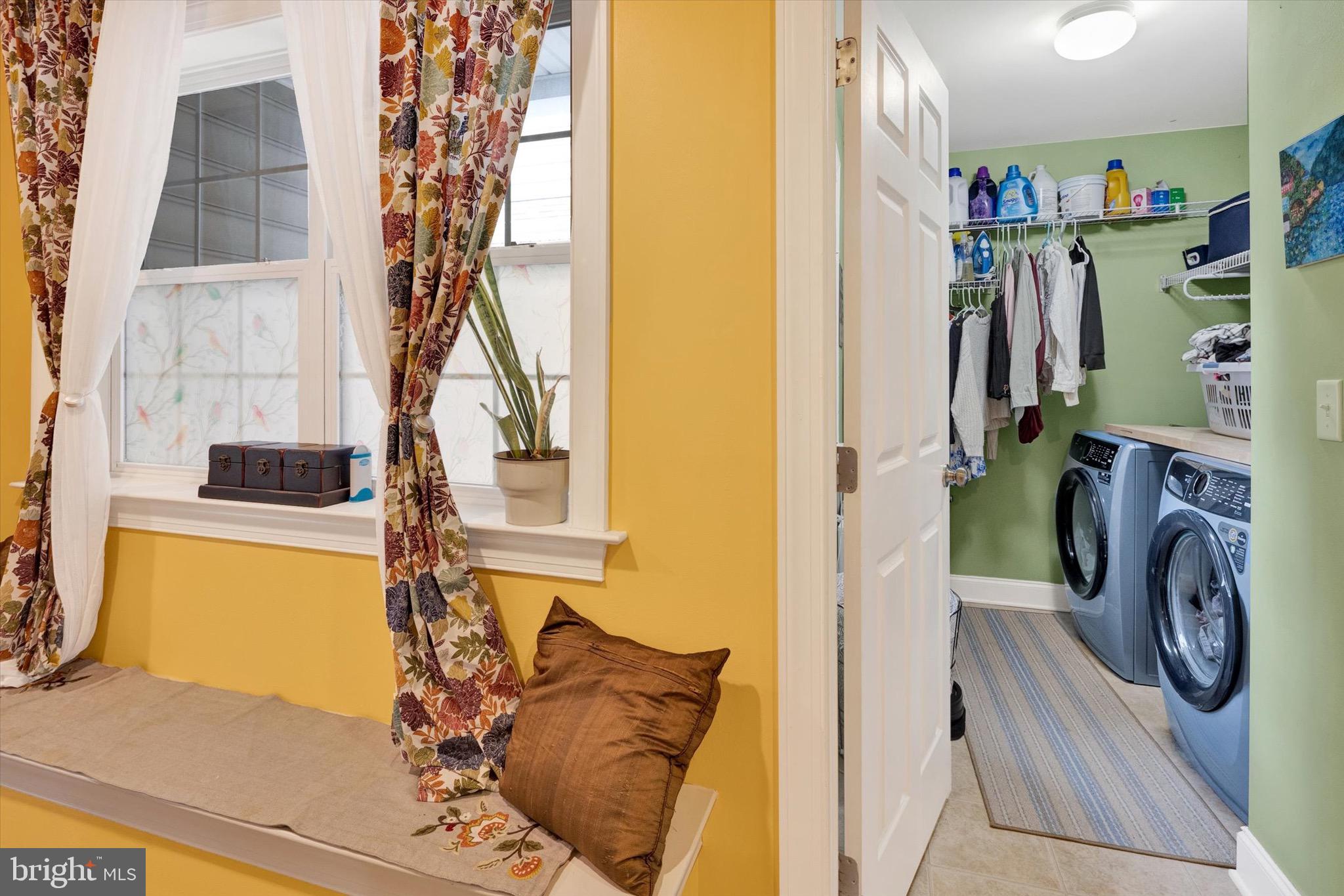 VILLAGE GREENE - Residential