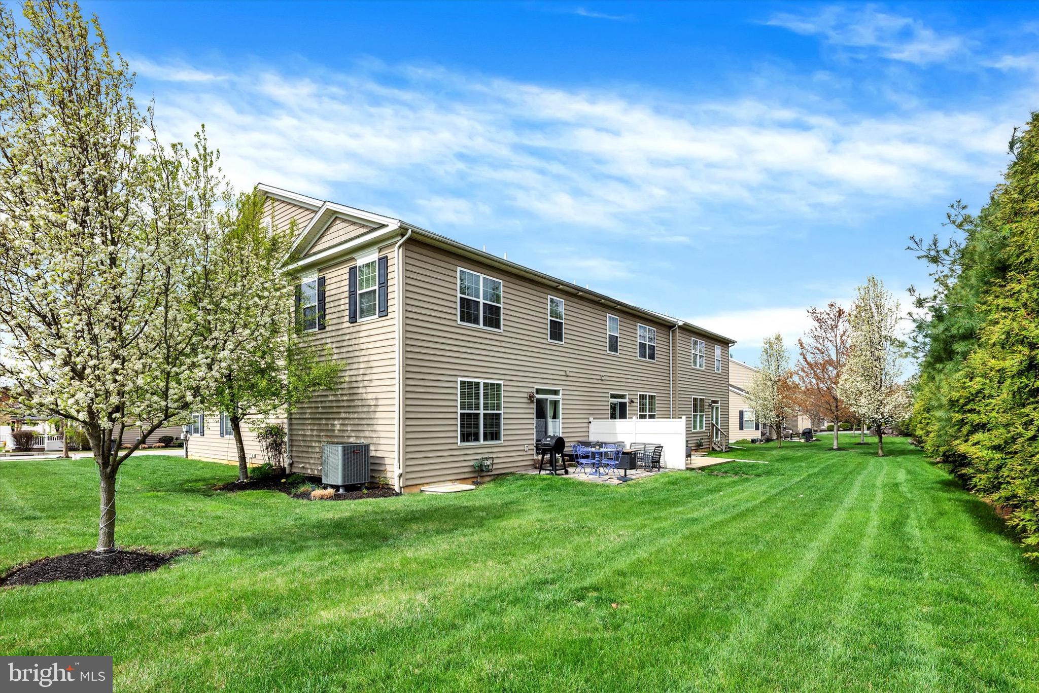 VILLAGE GREENE - Residential