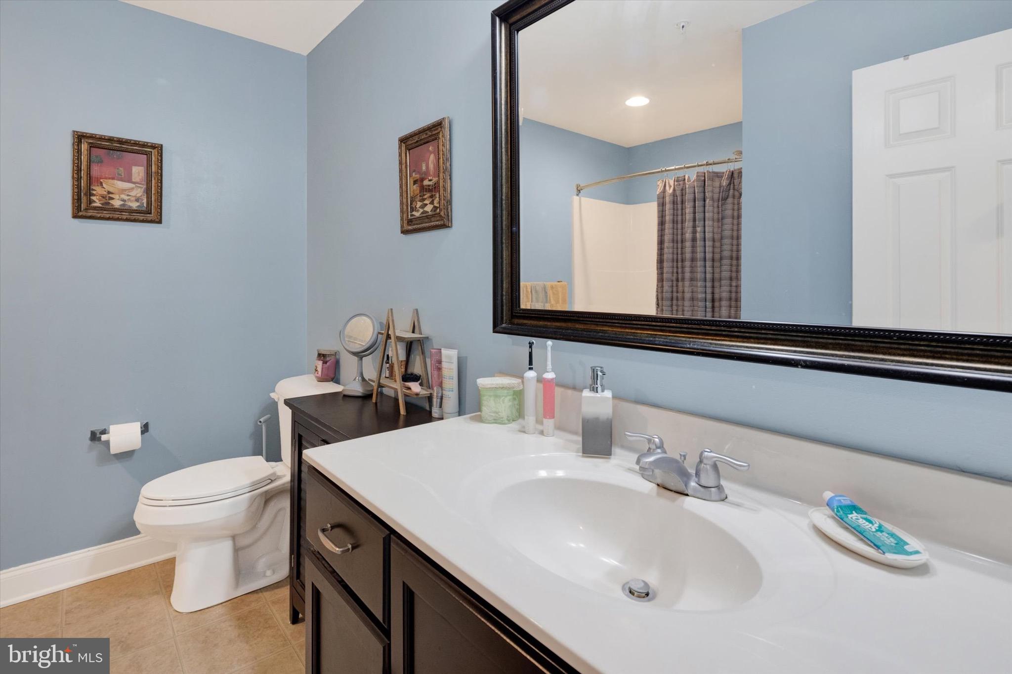 VILLAGE GREENE - Residential