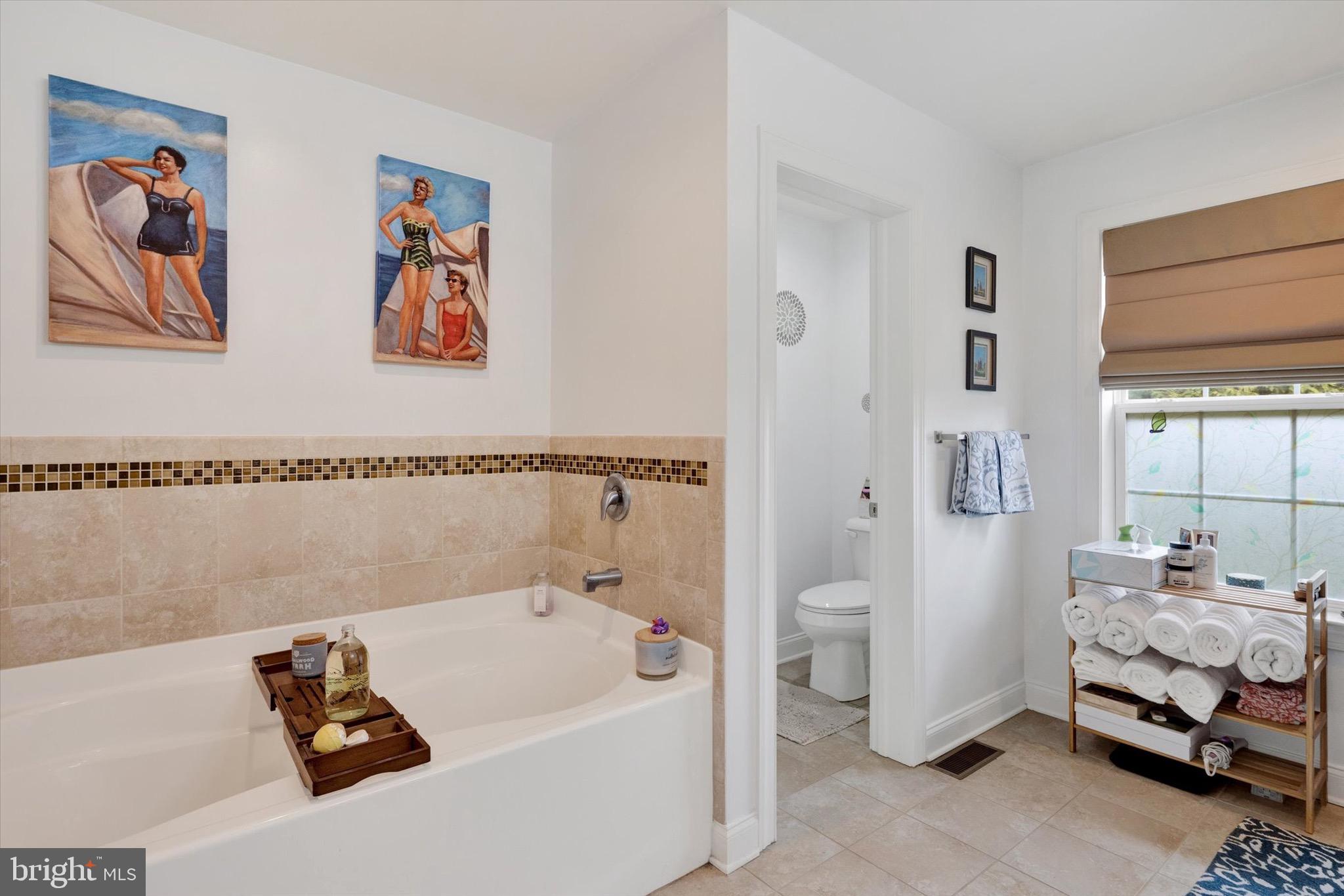 VILLAGE GREENE - Residential