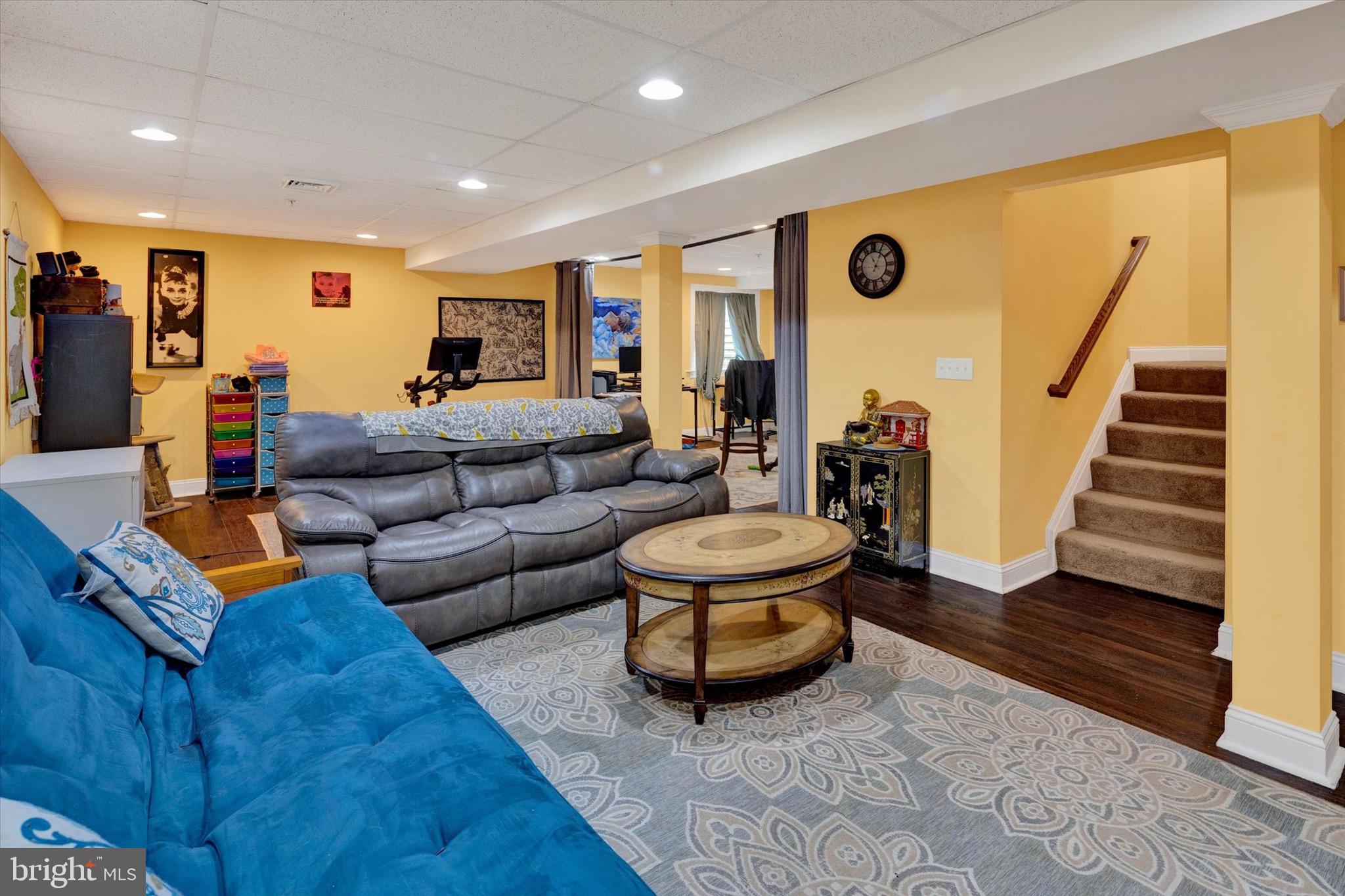 VILLAGE GREENE - Residential