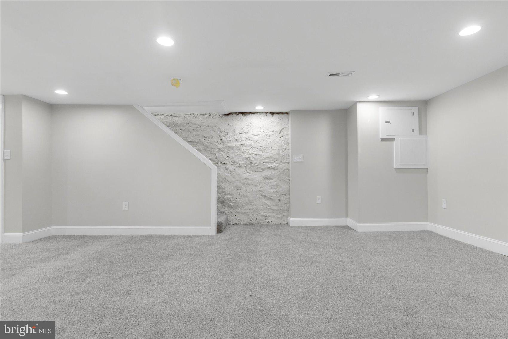 ROGNEL HEIGHTS - Residential