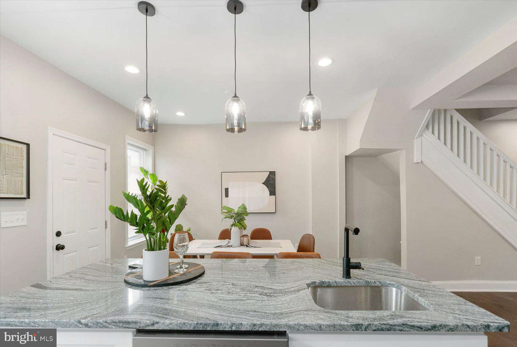 ROGNEL HEIGHTS - Residential