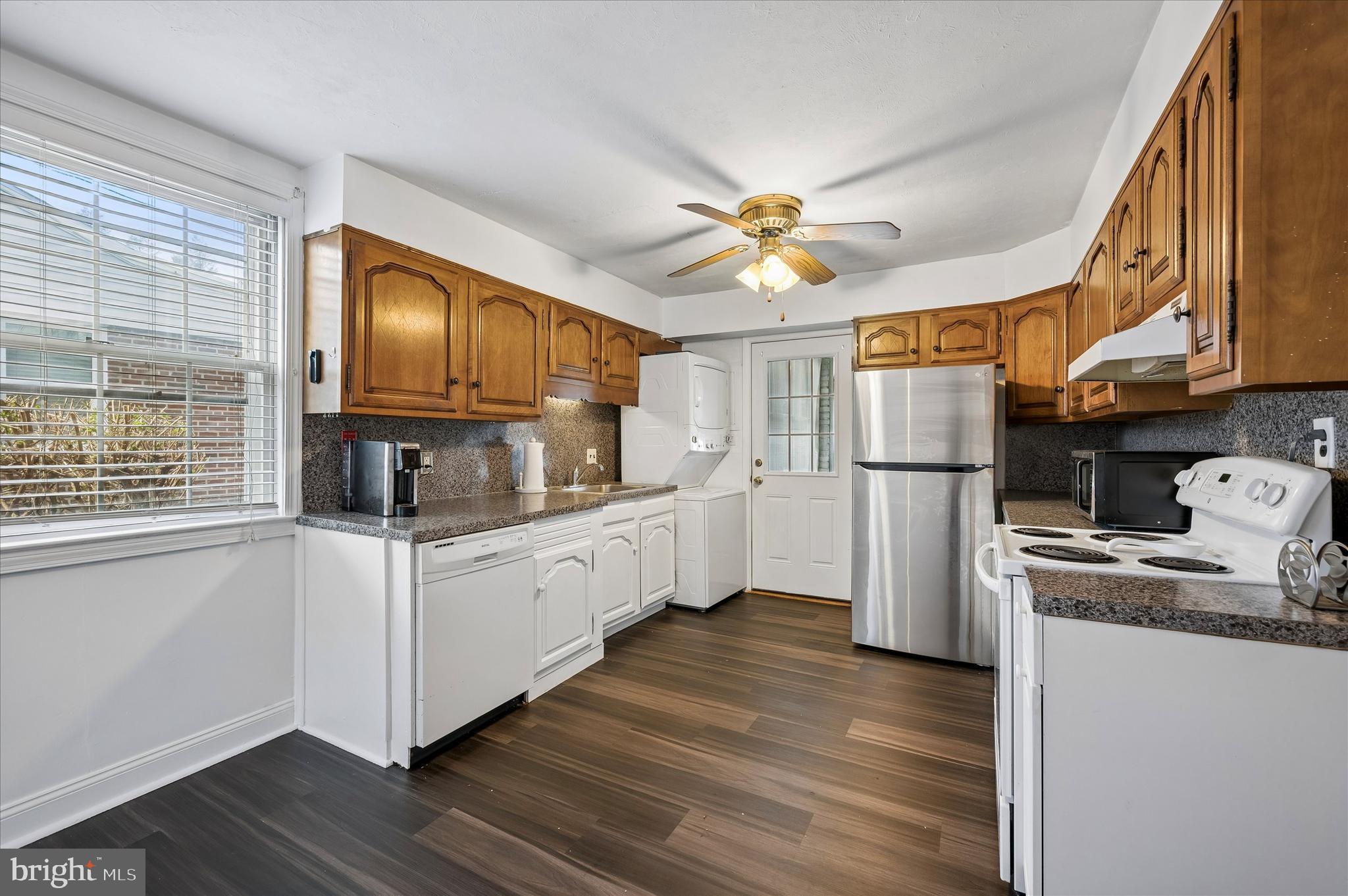 ARONIMINK ESTATES - Residential