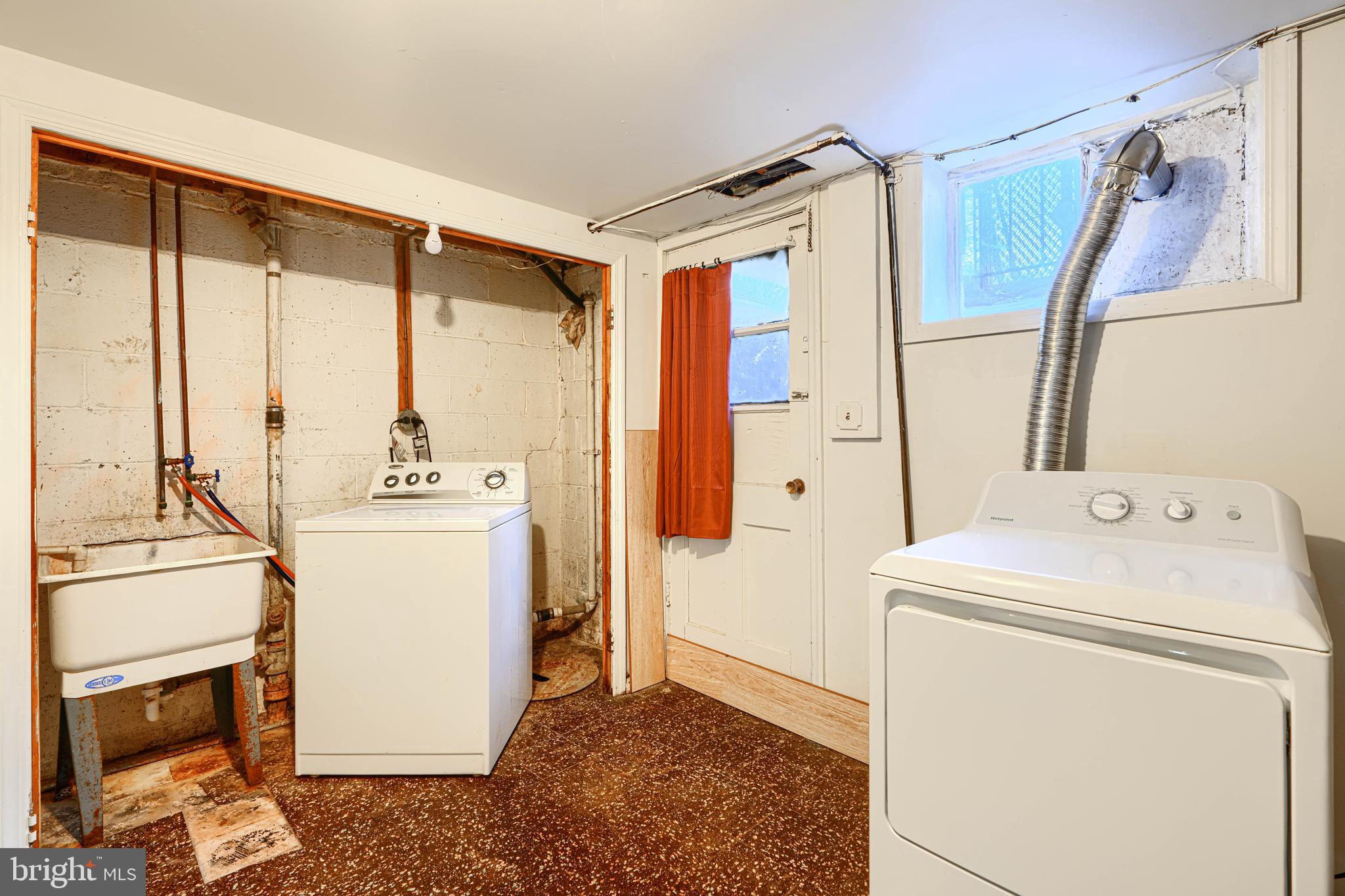 CHARLESMONT - Residential