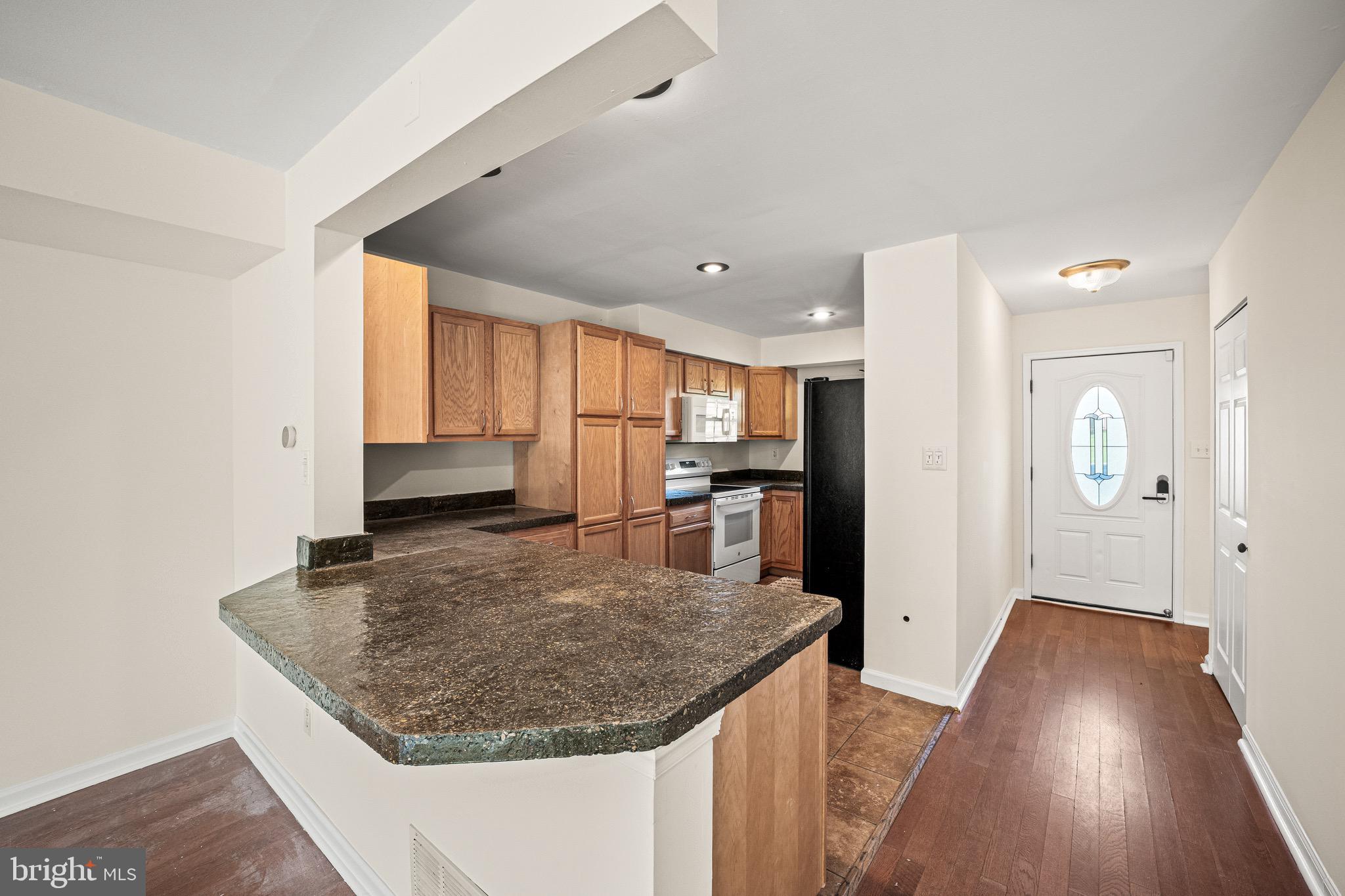 550 LANCASTER COURT