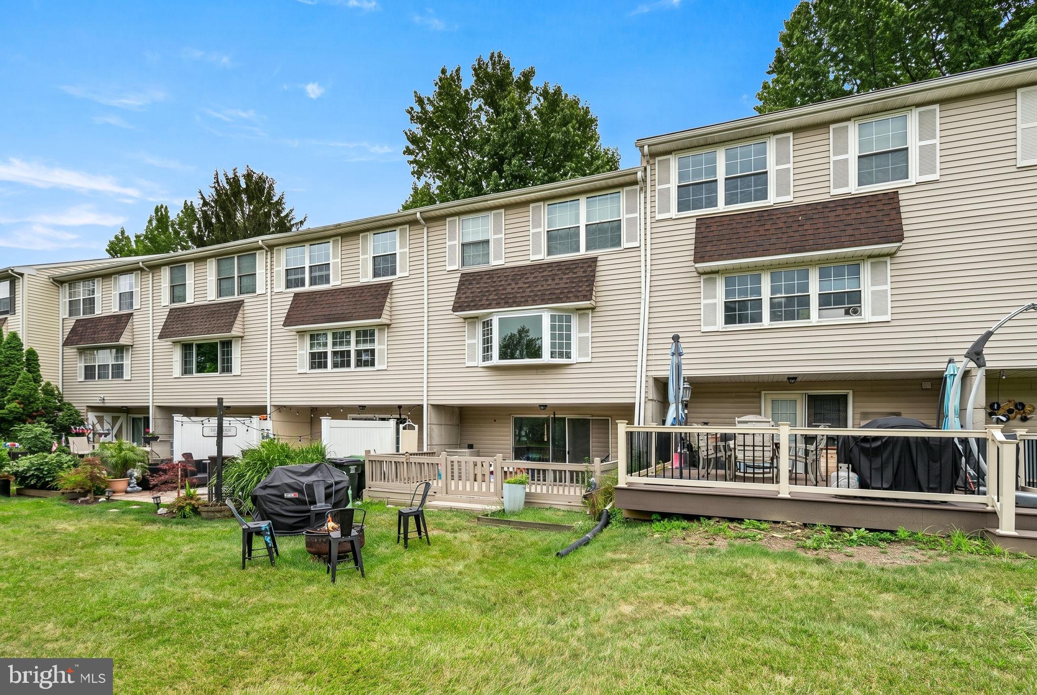 550 LANCASTER COURT