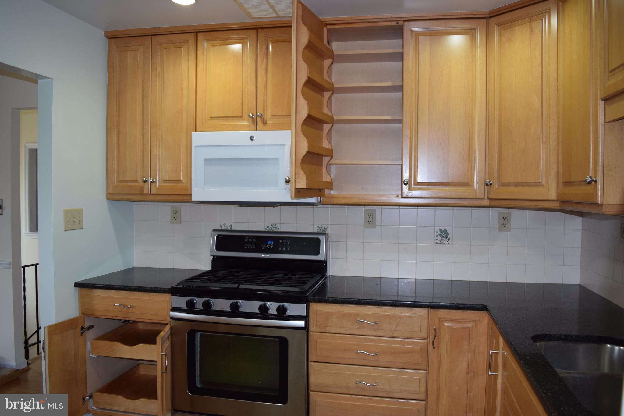 CLARENDON - Residential Lease