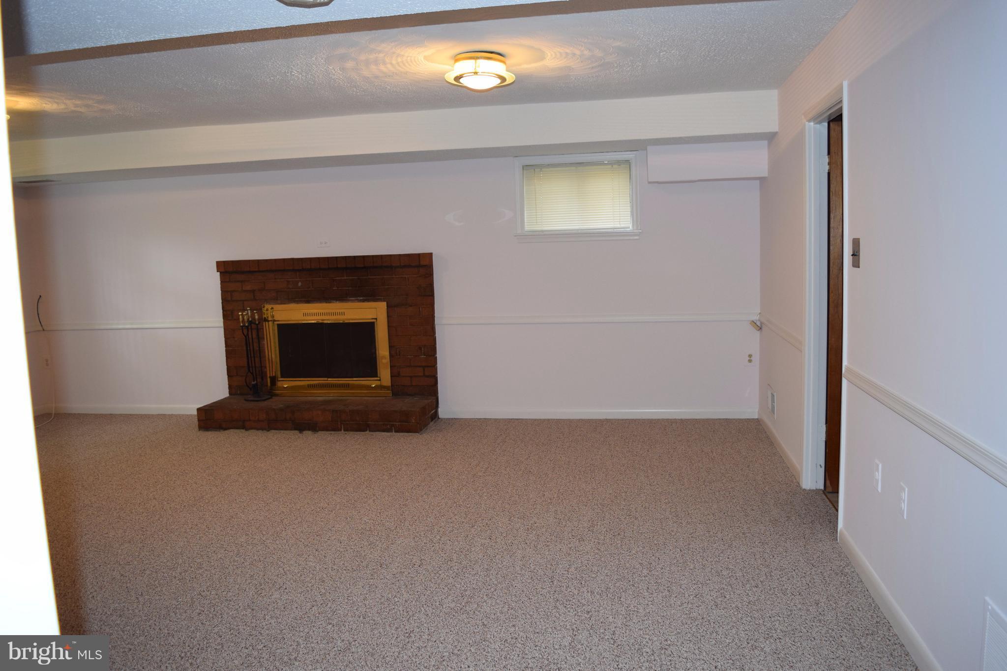 CLARENDON - Residential Lease