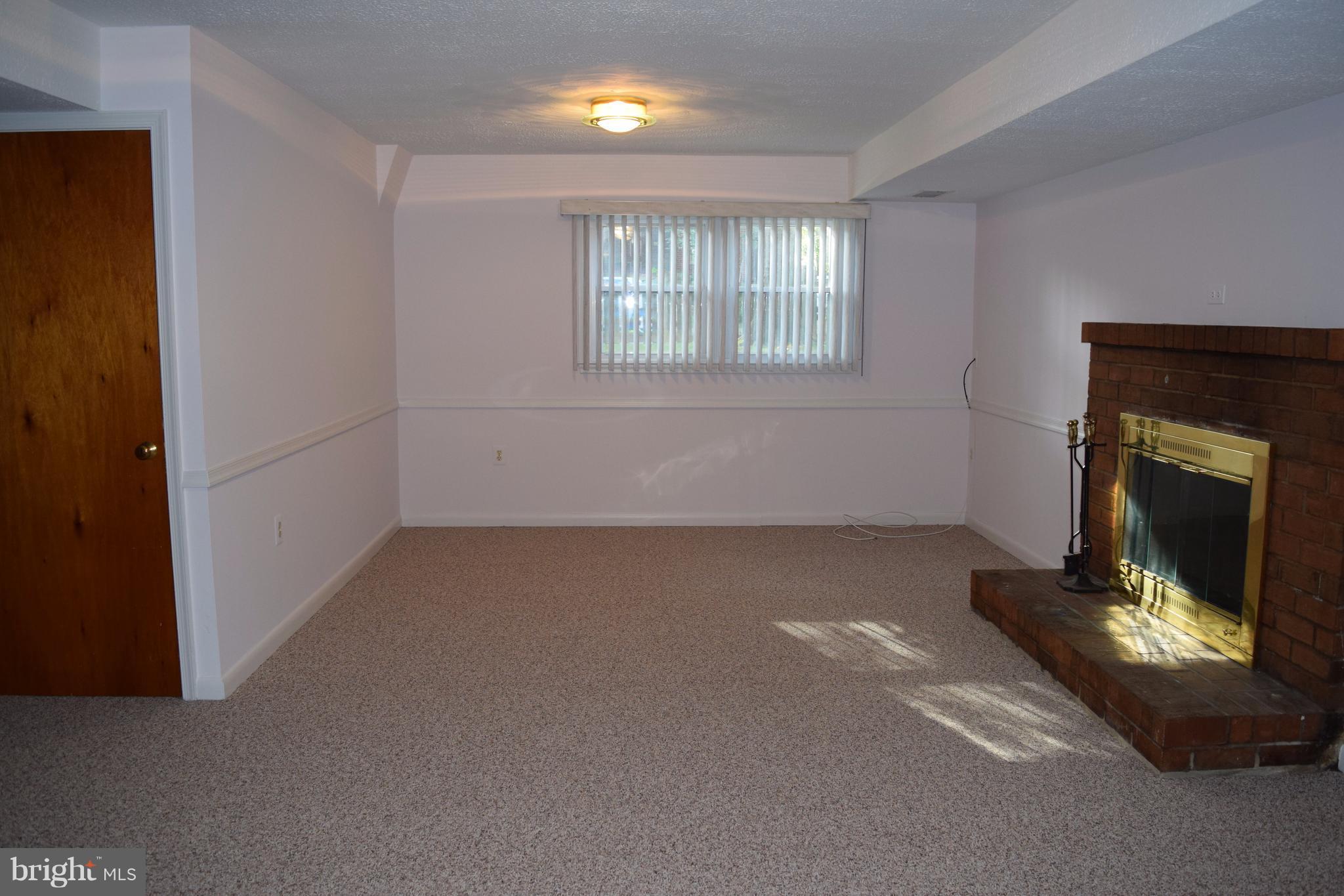 CLARENDON - Residential Lease