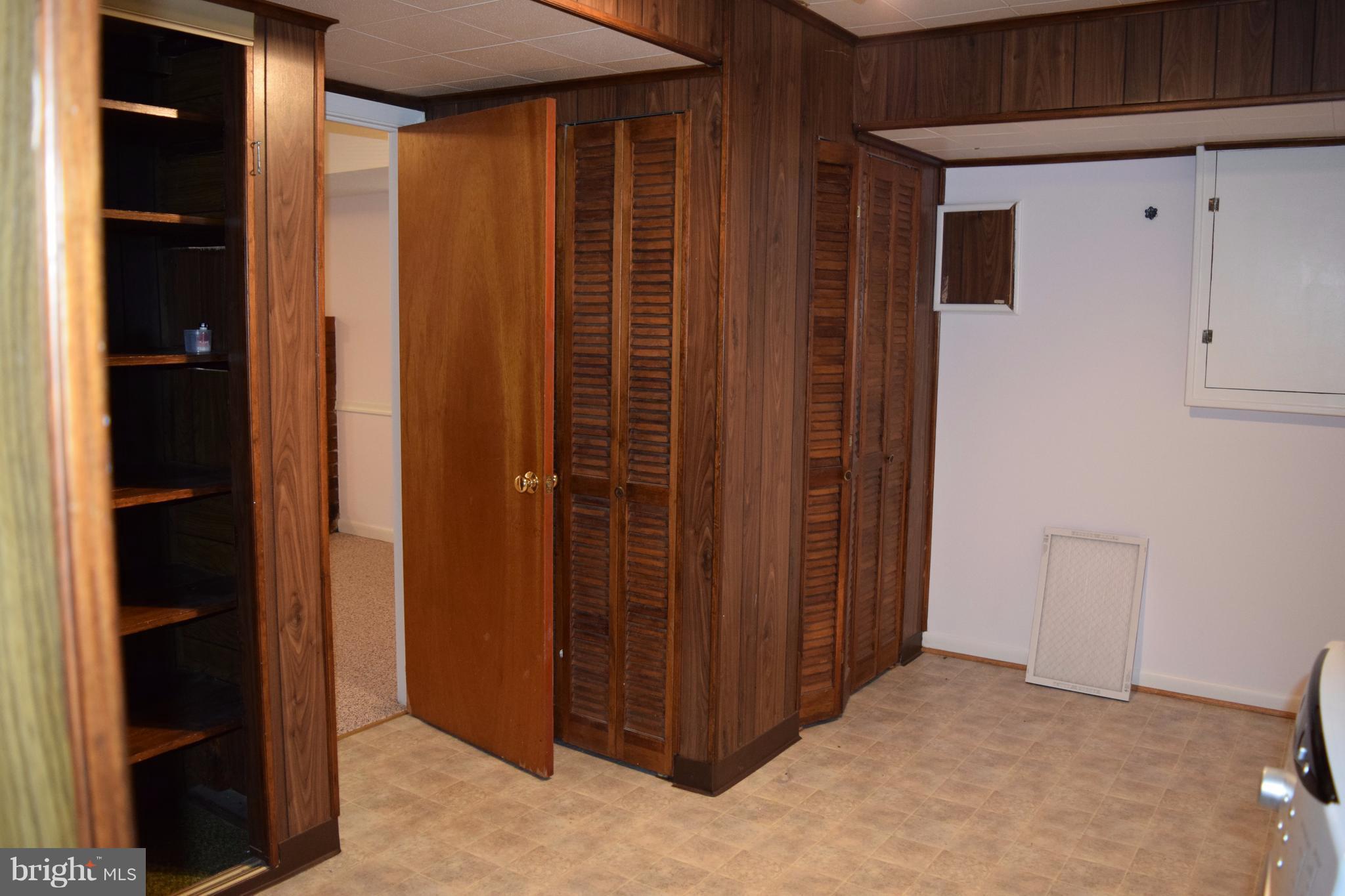 CLARENDON - Residential Lease