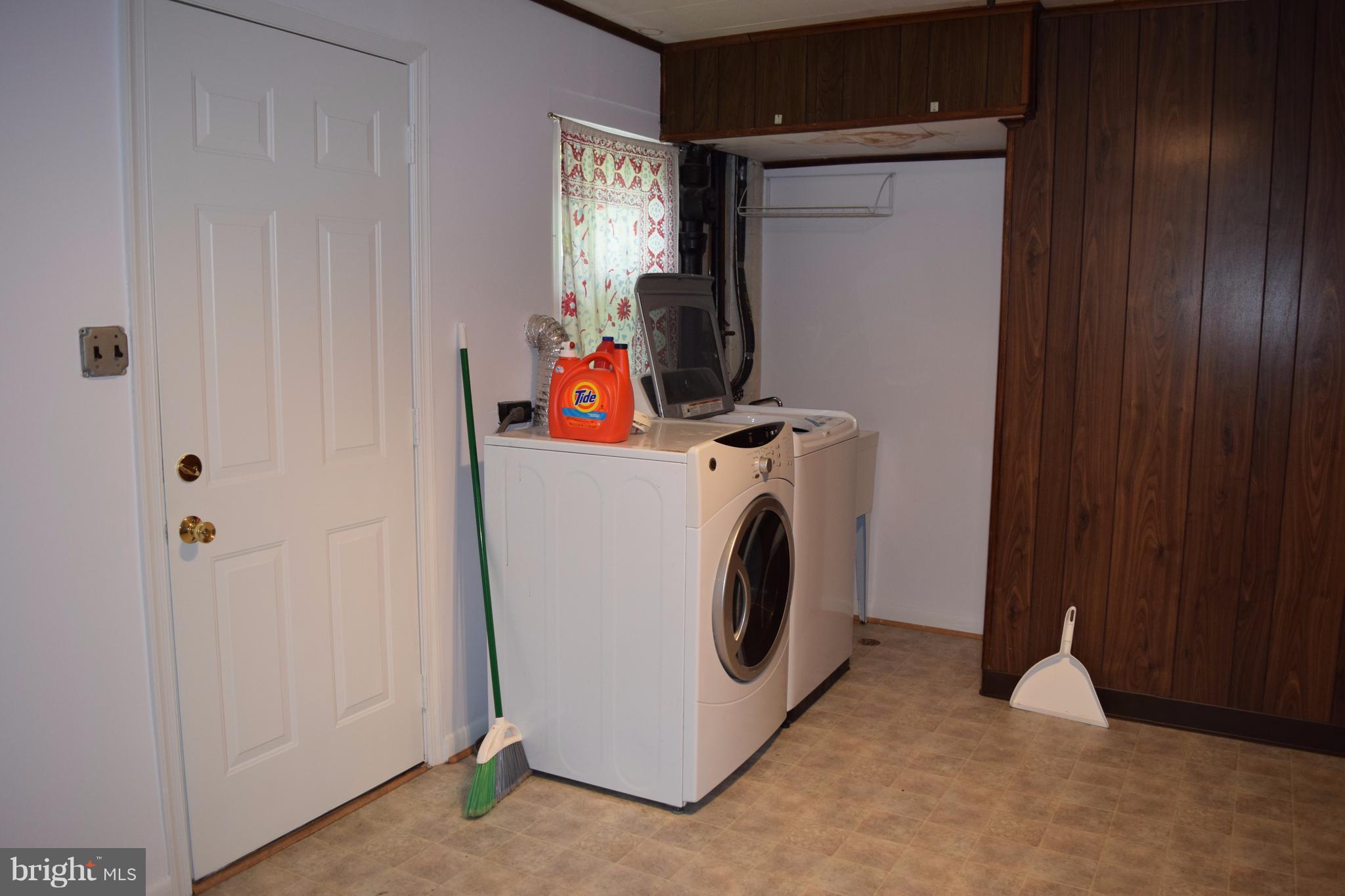 CLARENDON - Residential Lease