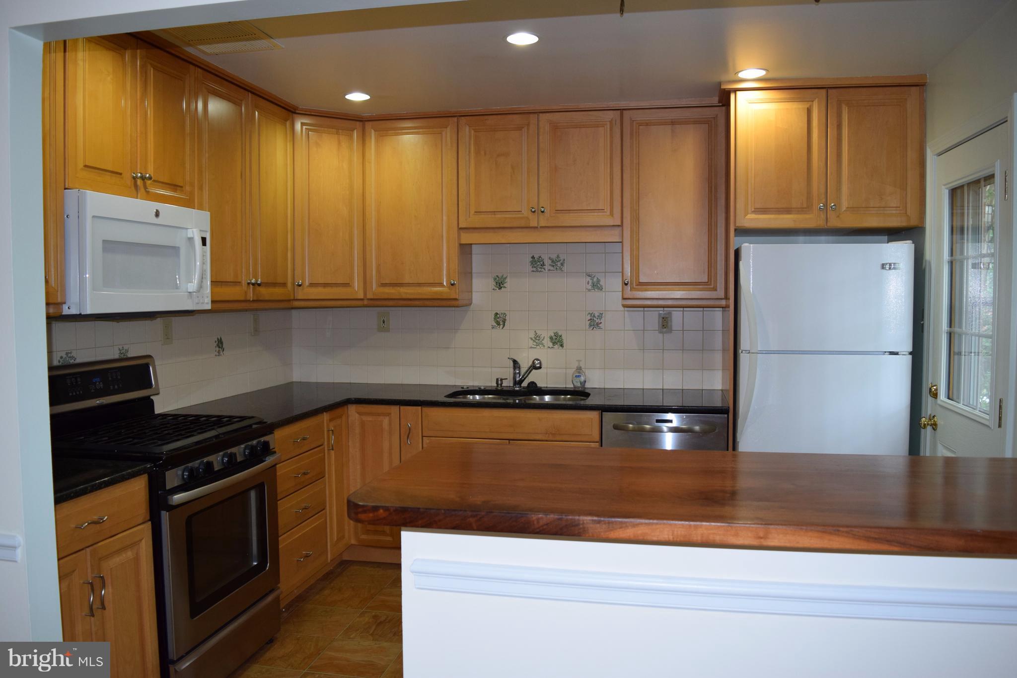 CLARENDON - Residential Lease