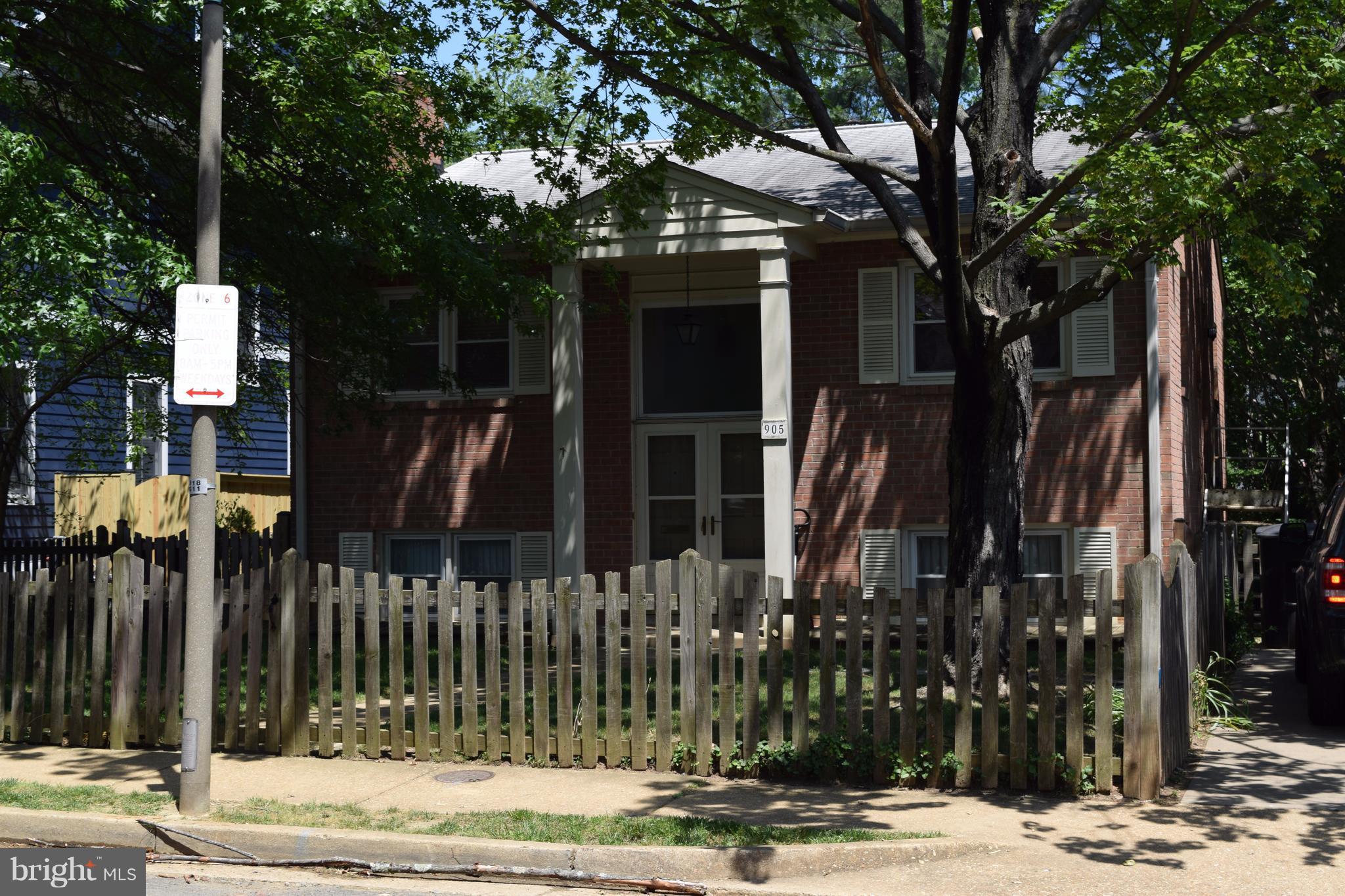 CLARENDON - Residential Lease