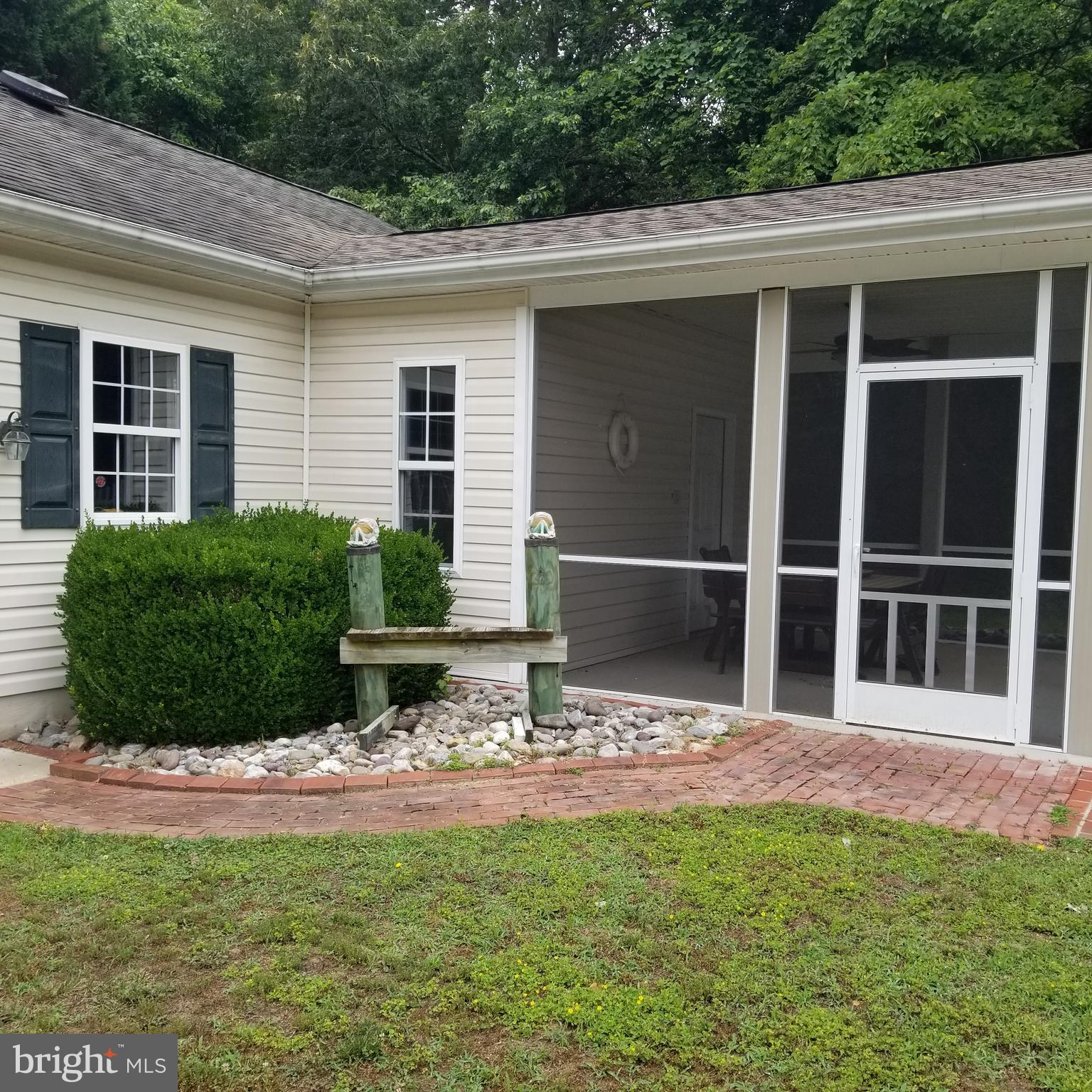 TWO JOHNS - Residential