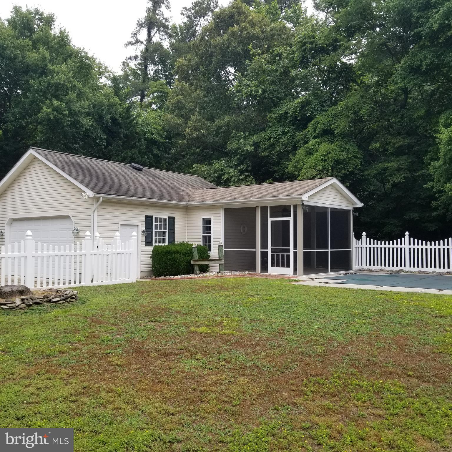 TWO JOHNS - Residential