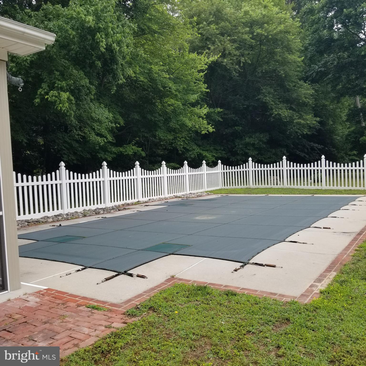 TWO JOHNS - Residential