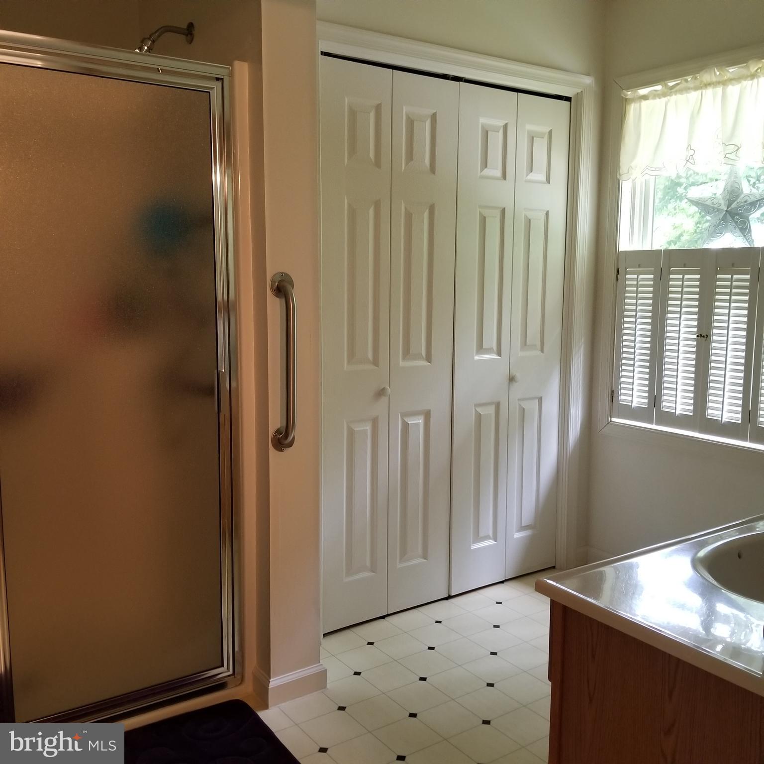 TWO JOHNS - Residential