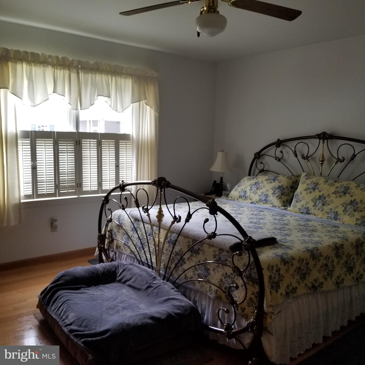 TWO JOHNS - Residential