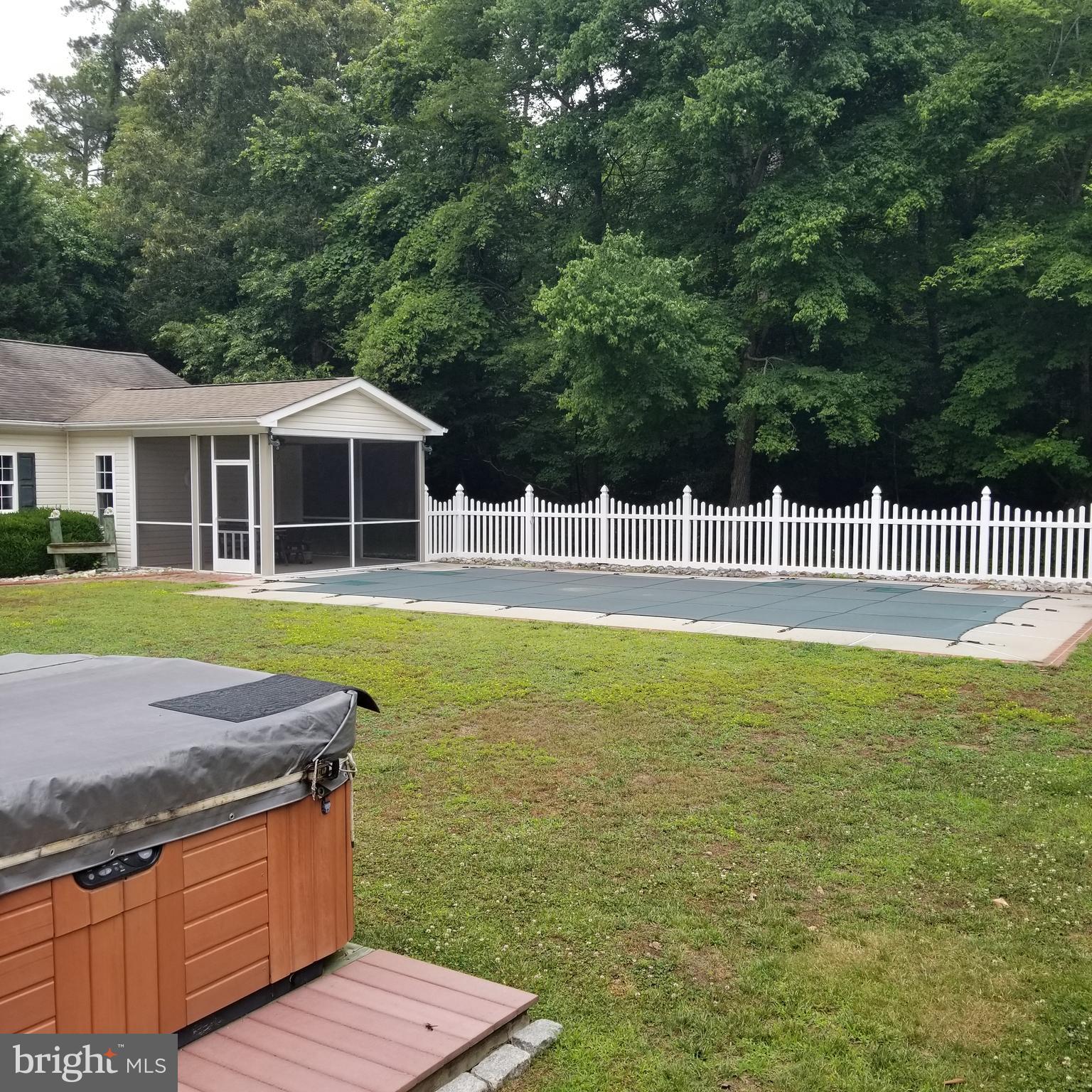 TWO JOHNS - Residential